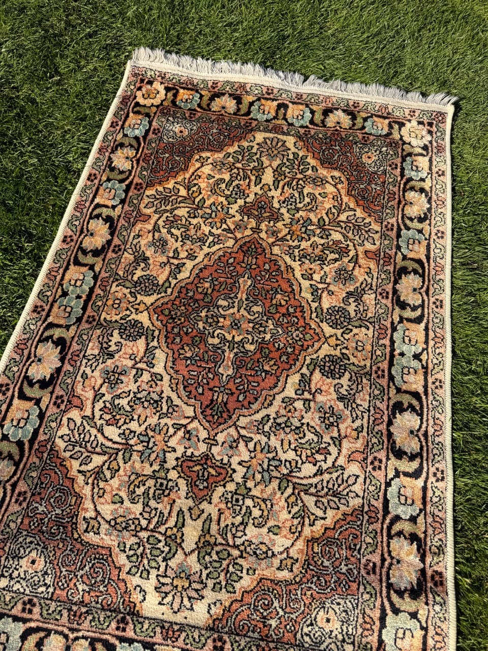 Rug Ghoum, 132x77 cm, beige silk, India - 180304