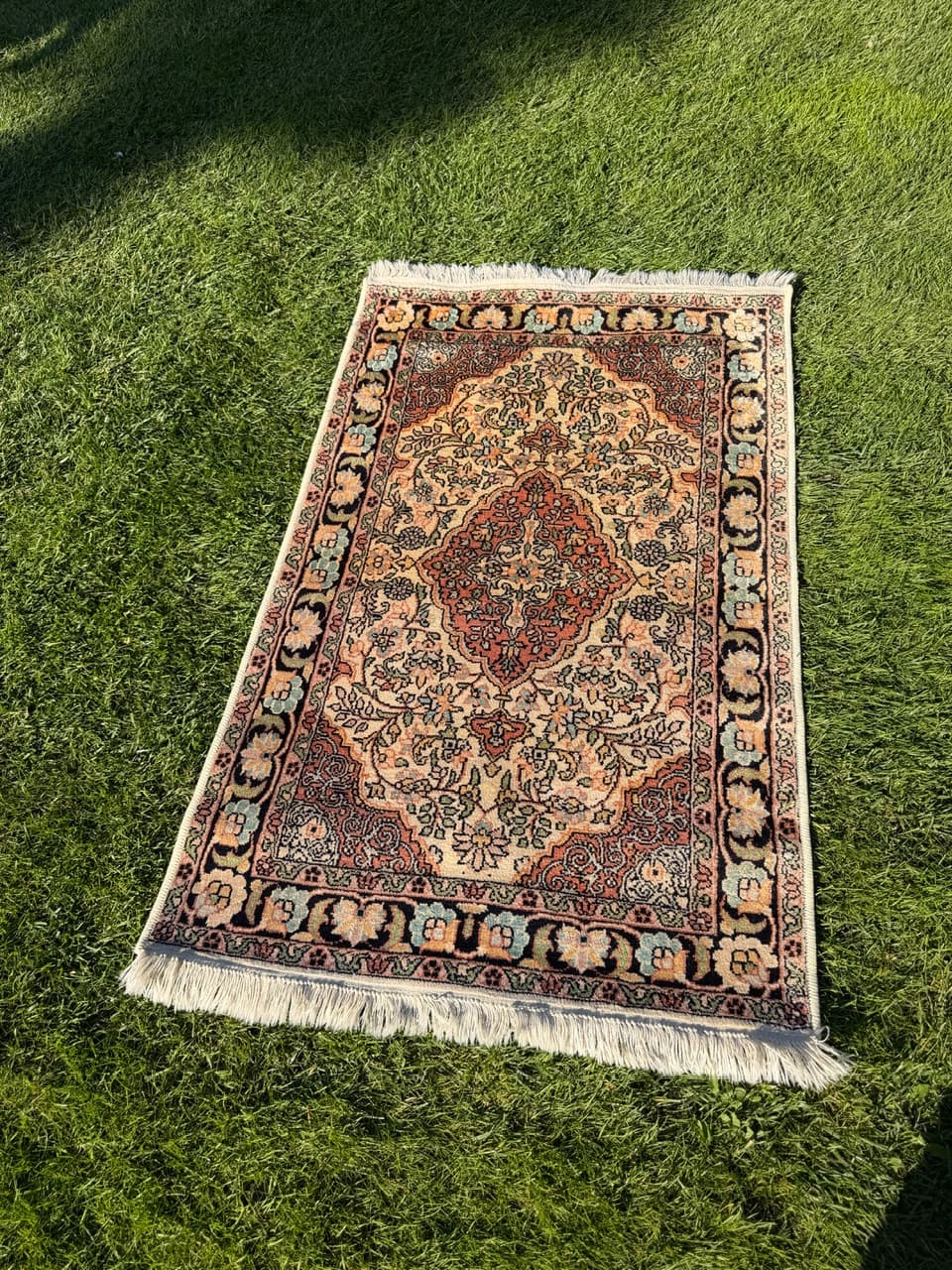 Rug Ghoum, 132x77 cm, beige silk, India - 180303