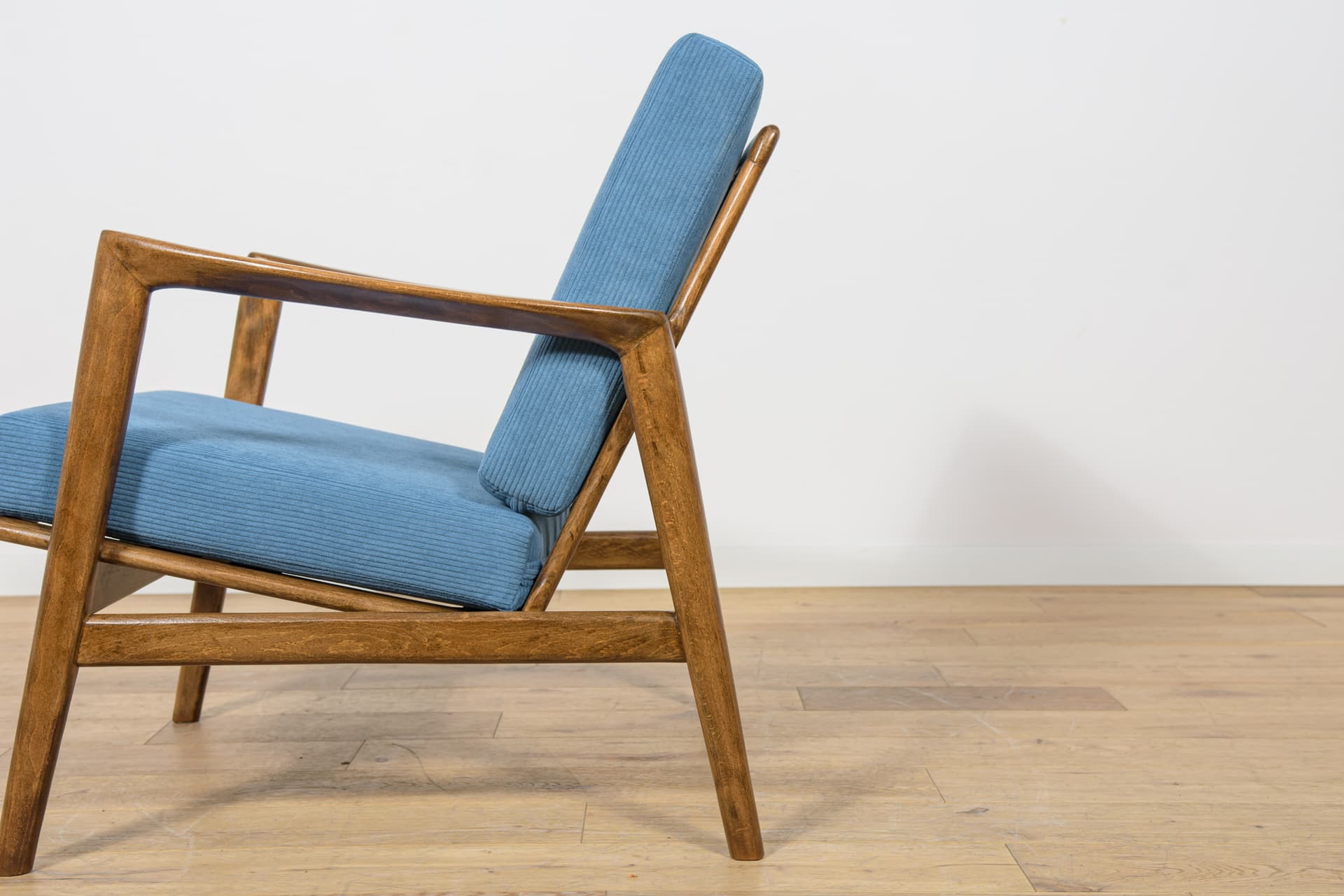 Lounge chair Model 300-139, blue, beech, Swarzędzka Fabryka Mebli, Poland, 1960s. - 180657