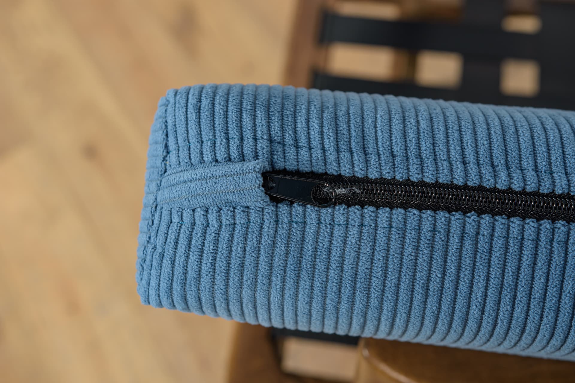 Lounge chair Model 300-139, blue, beech, Swarzędzka Fabryka Mebli, Poland, 1960s. - 180668