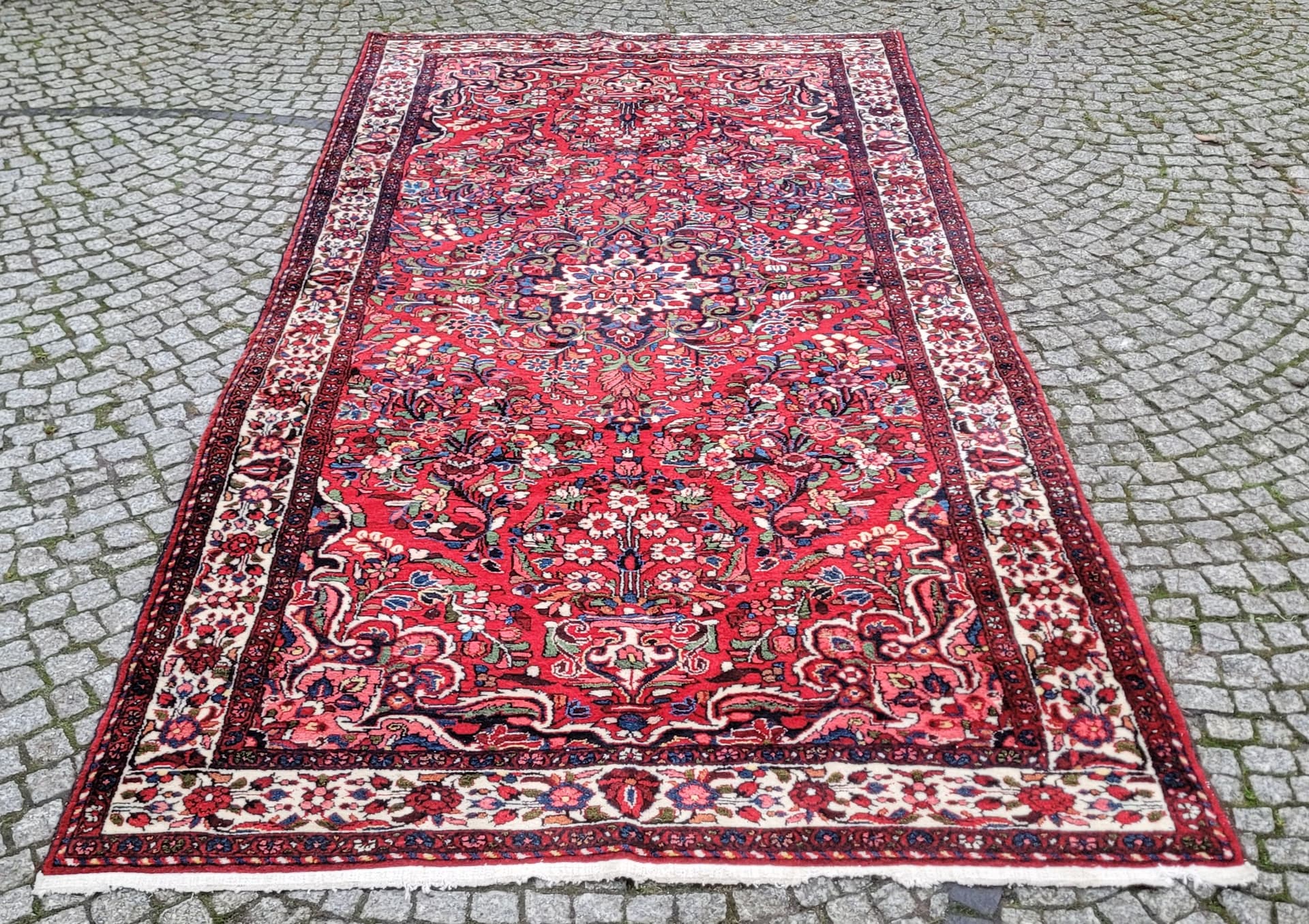 Rug Lilian 163x295 cm, red, wool, Iran, 1960s. - 181135