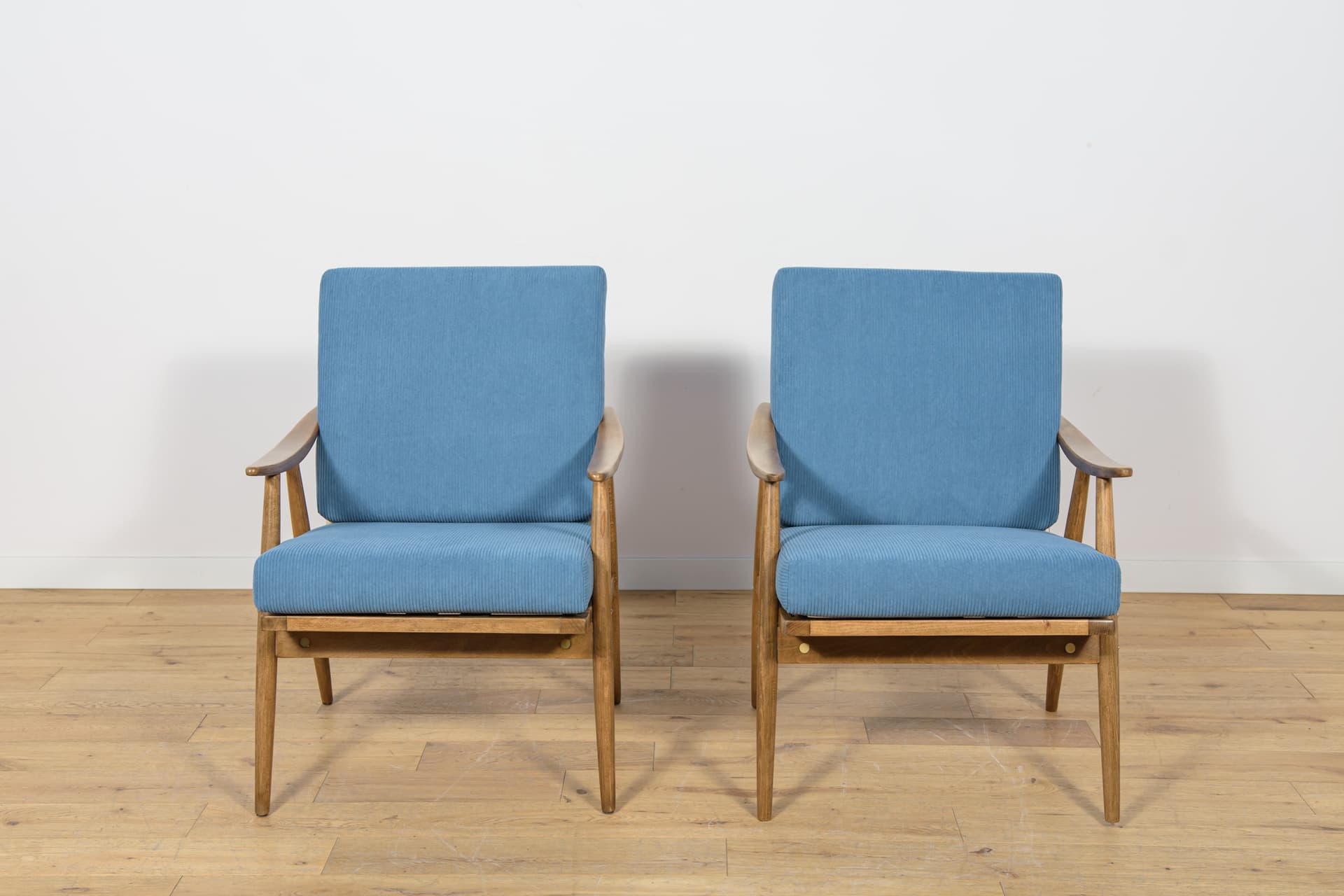 Para foteli, beech orzech, tapicerka niebieska, TON, Czechosłowacja, lata 60. - 181334