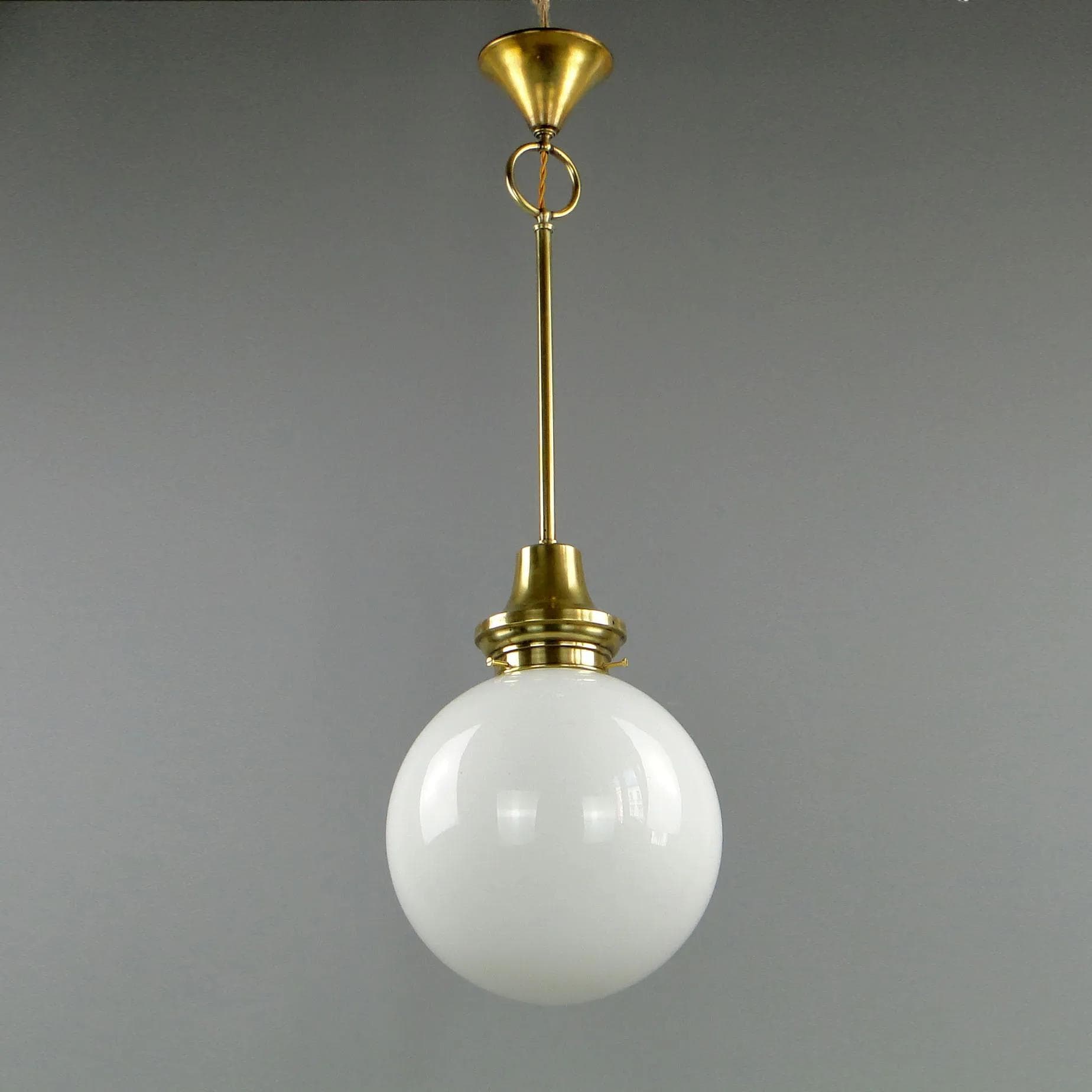 Lampa wisząca, mosiądz, szkło białe, Austria, początek XX wieku - 12668