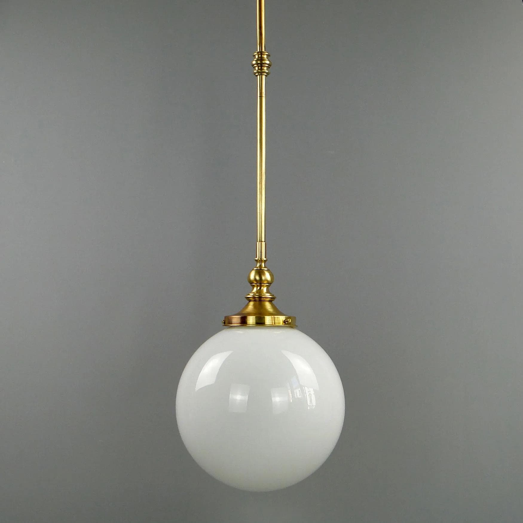 Lampa wisząca, biała, szkło, mosiądz, Austria, początek XX w. - 12657