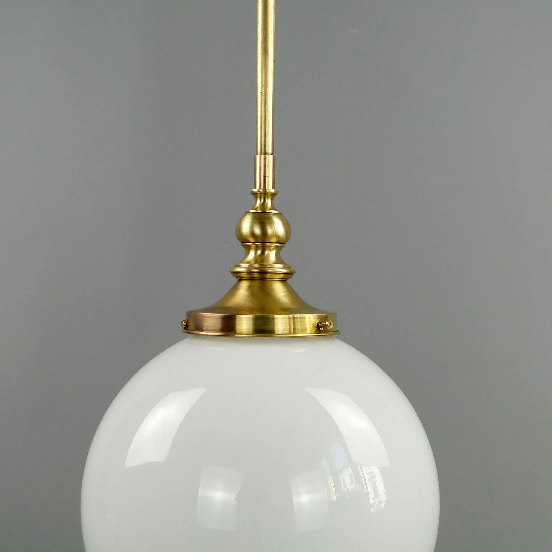 Lampa wisząca, biała, szkło, mosiądz, Austria, początek XX w. - 12658