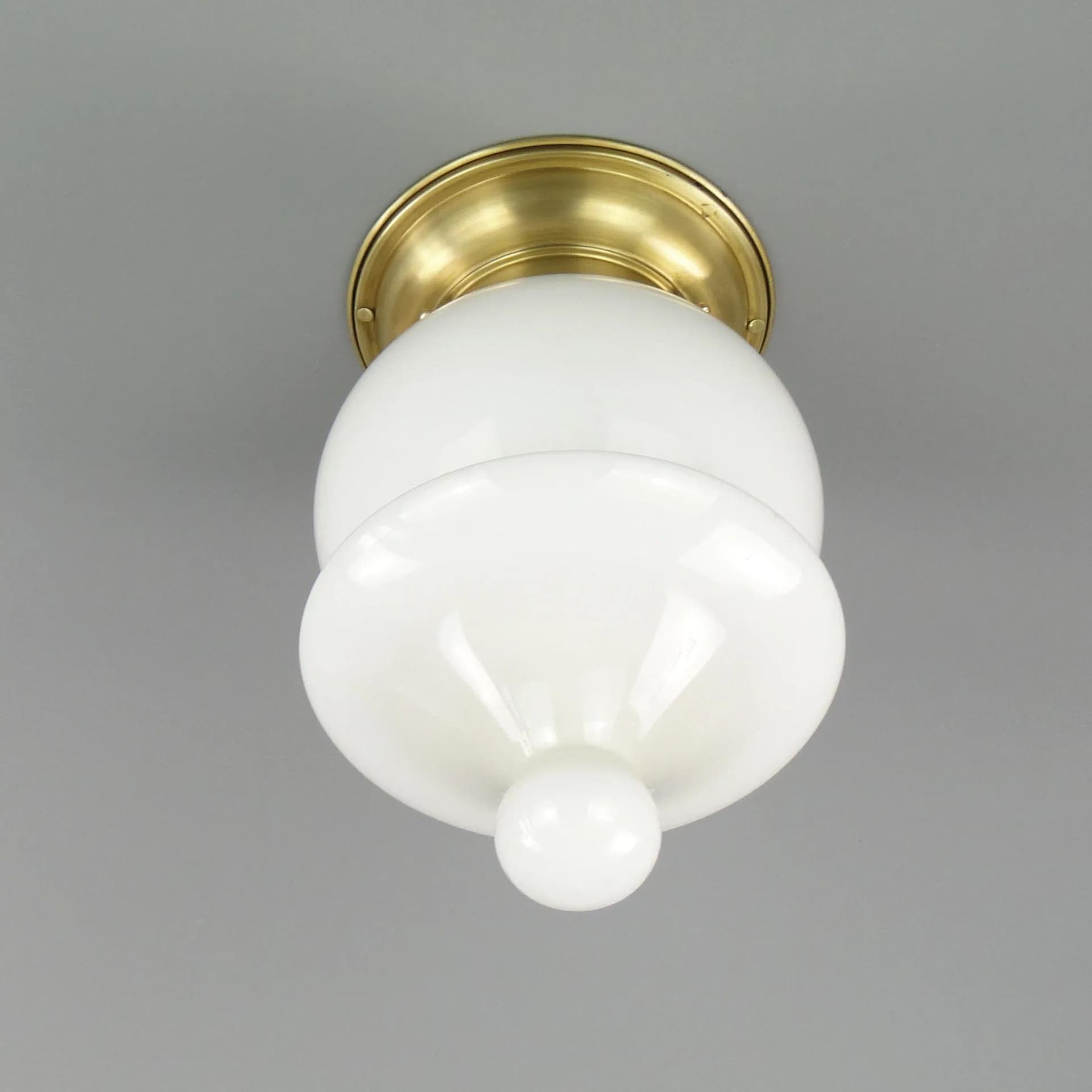 Lampa przysufitowa, biała, szkło, mosiądz, Polska, lata 70. - 12643