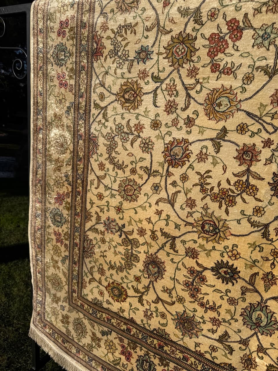 Rug Ghoum, 290x190 cm, beige silk, Iran - 181800