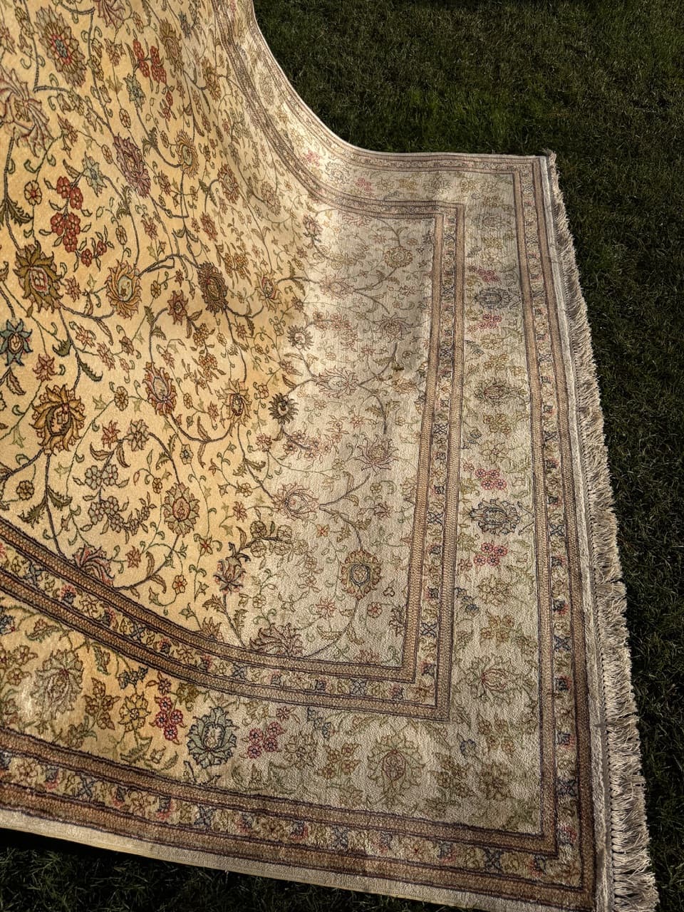 Rug Ghoum, 290x190 cm, beige silk, Iran - 181803