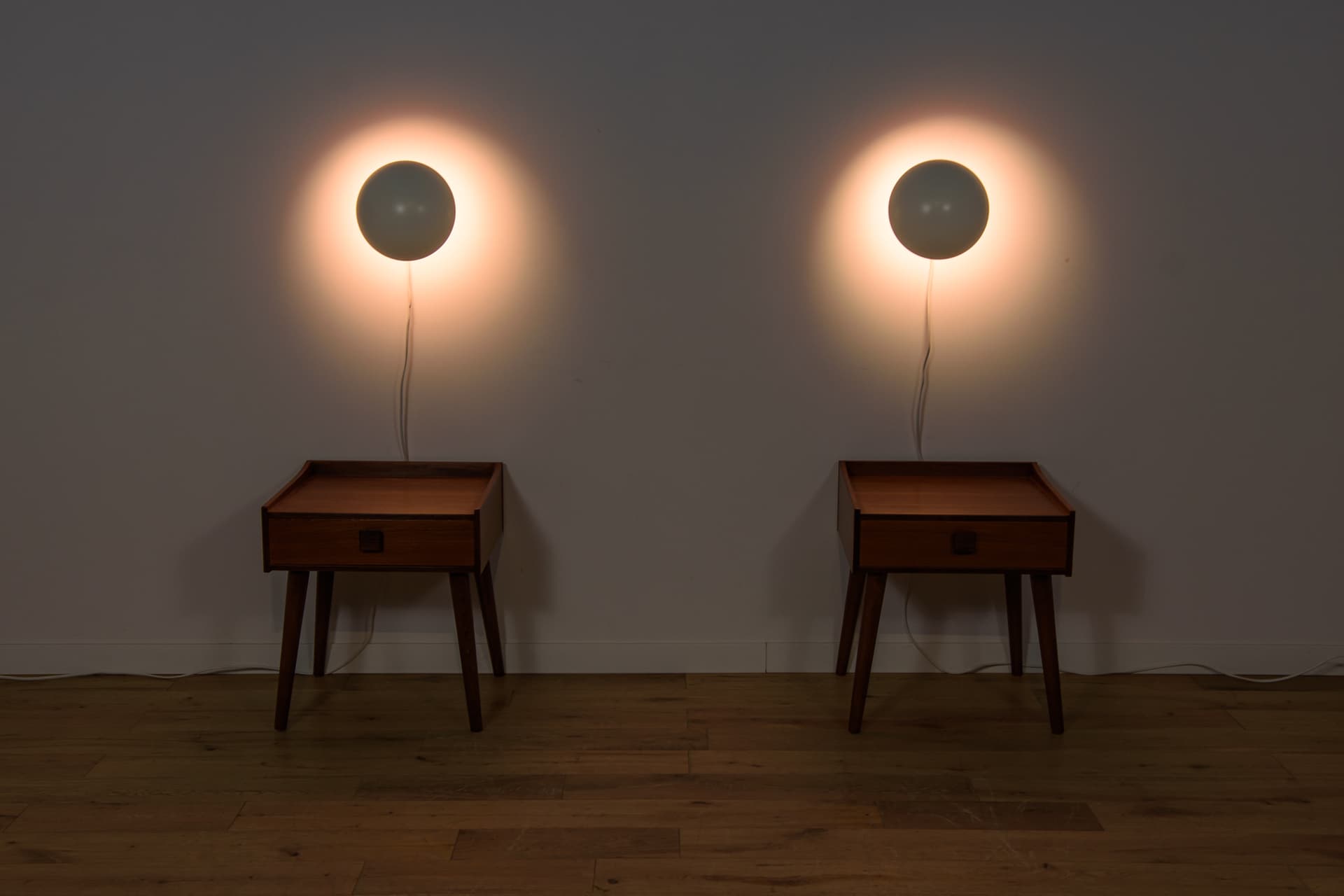 Para kinkietów PH Hat, metal biały, proj. P. Henningsen, Louis Poulsen, Dania, lata 60. - 181978