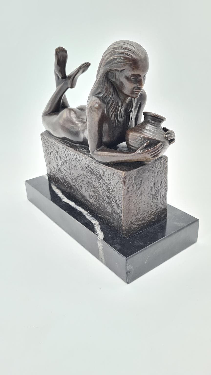Figura z brązu, kobieta Wodnik, akt, sygnowana "Pino" - 182025
