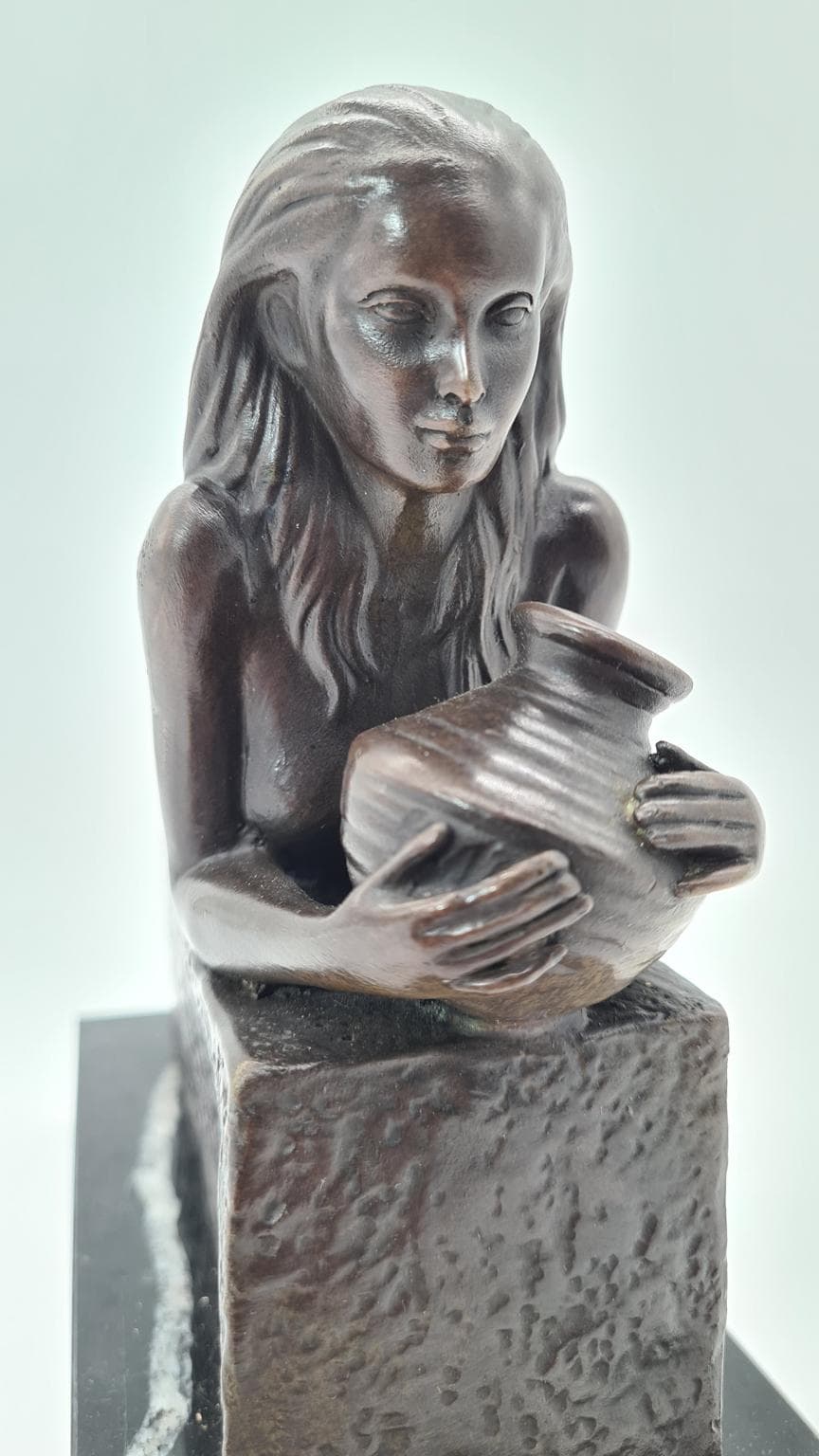 Figura z brązu, kobieta Wodnik, akt, sygnowana "Pino" - 182021