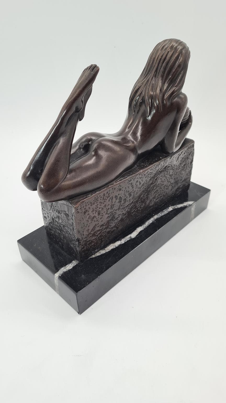 Figura z brązu, kobieta Wodnik, akt, sygnowana "Pino" - 182018