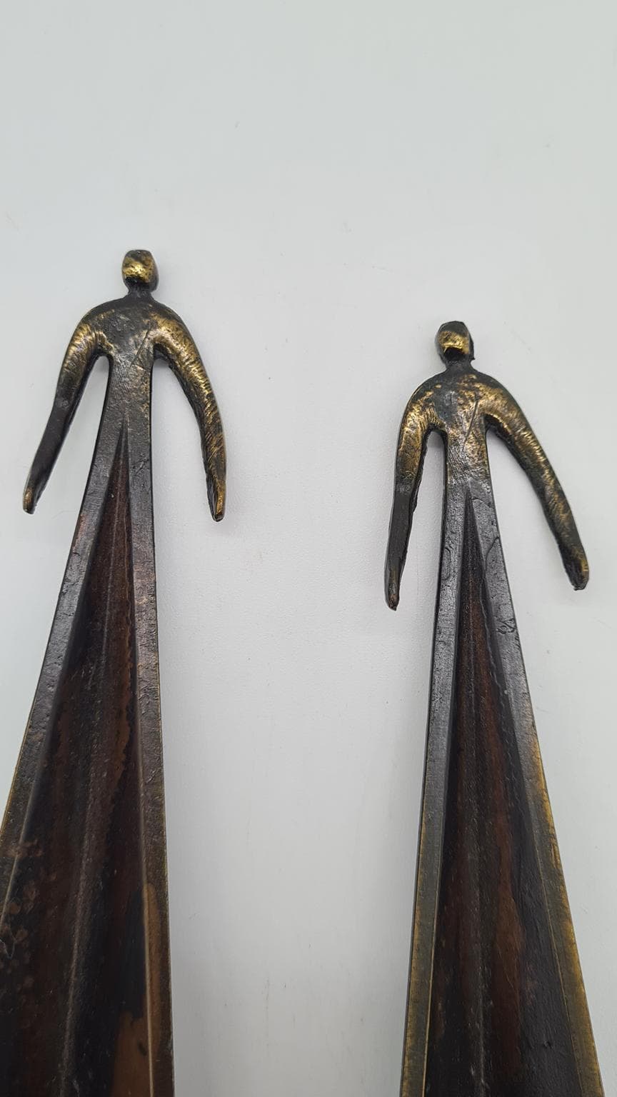 Pair of brutalist sculptures, dark brown bronze, 1980s. - 182175