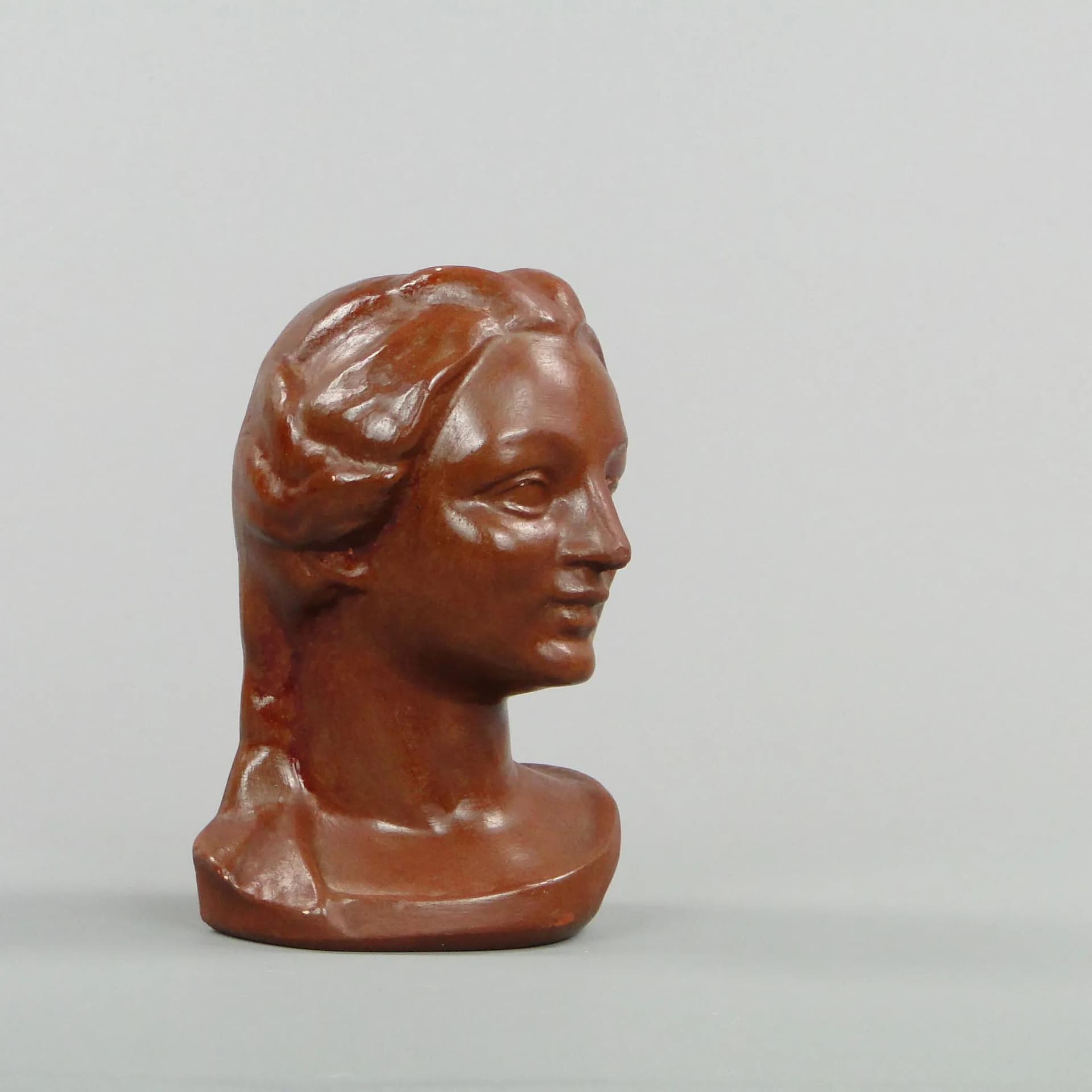 Rzeźba portretowa, ceramika brąz ciemny, aut. J. Štursa, Austro-Węgry, pocz. XX w. - 12608