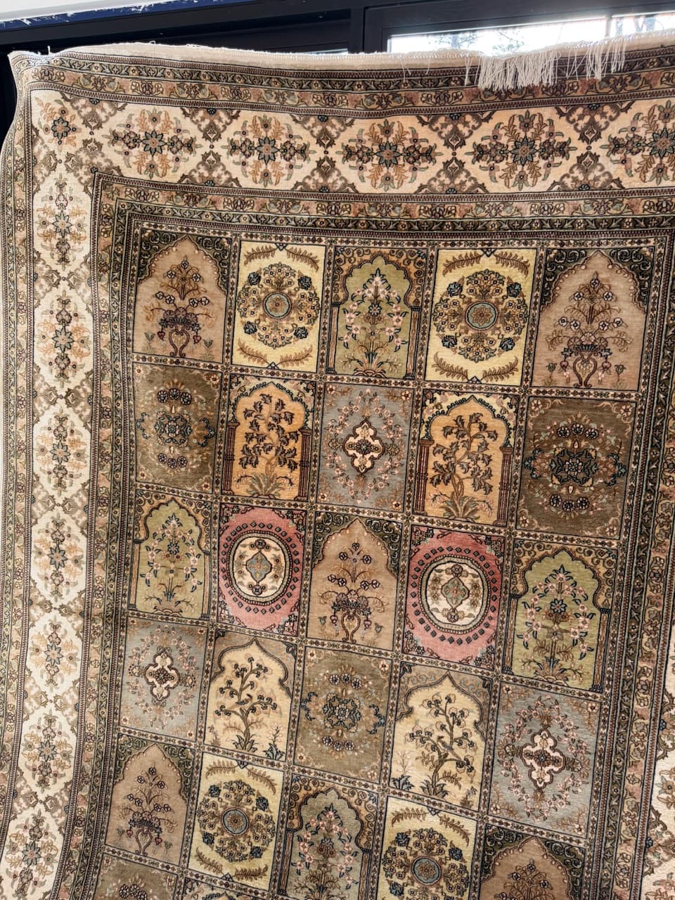 Dywan Ghoum, 300x190 cm, jedwab beżowy, Iran - 182476