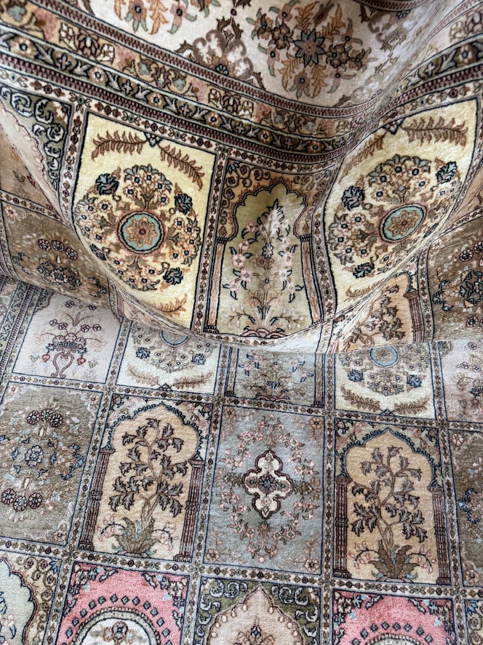 Dywan Ghoum, 300x190 cm, jedwab beżowy, Iran - 182474