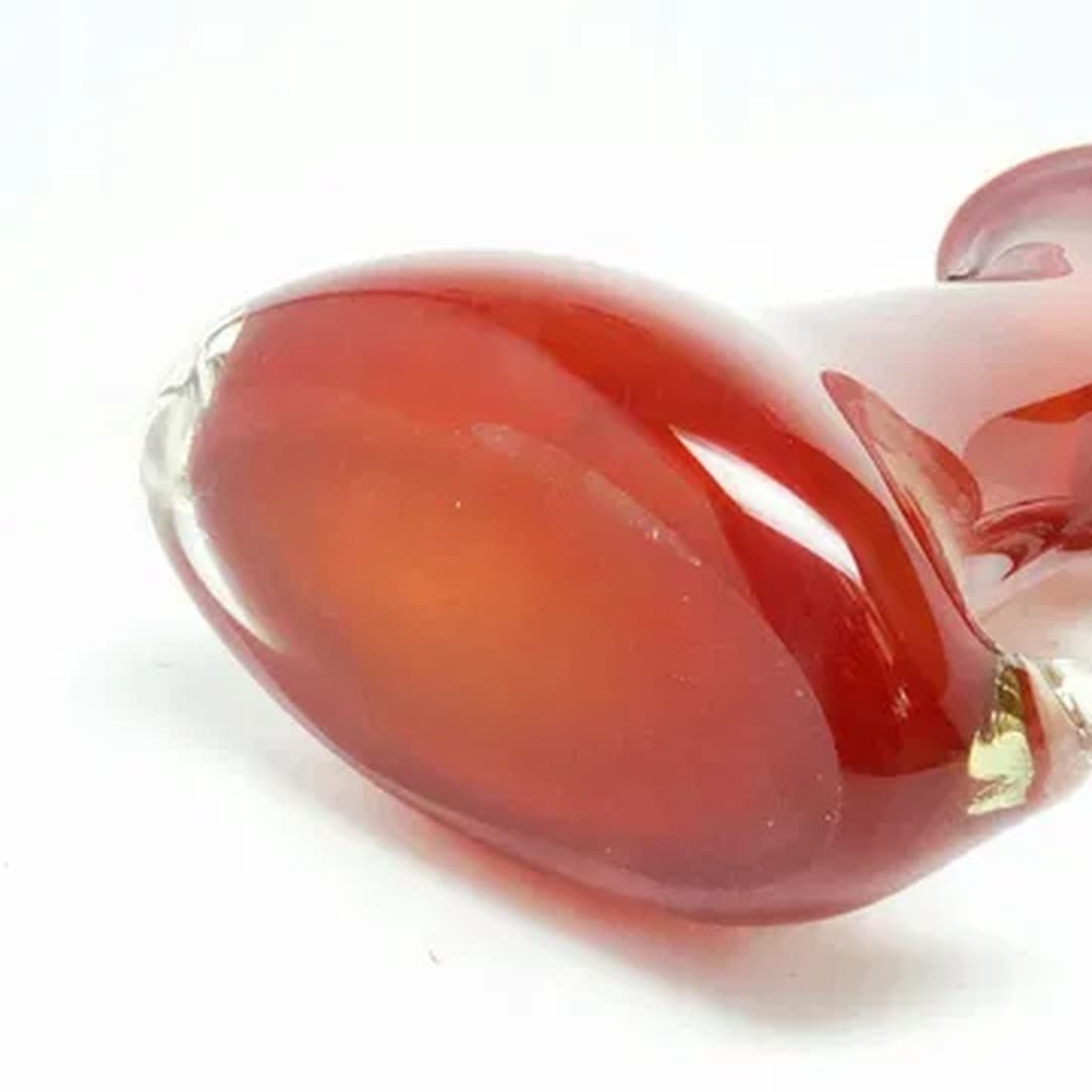 Wazon płetwa rekina, Mid-century modern, szkło czerwone, Polska, lata 70. - 182539