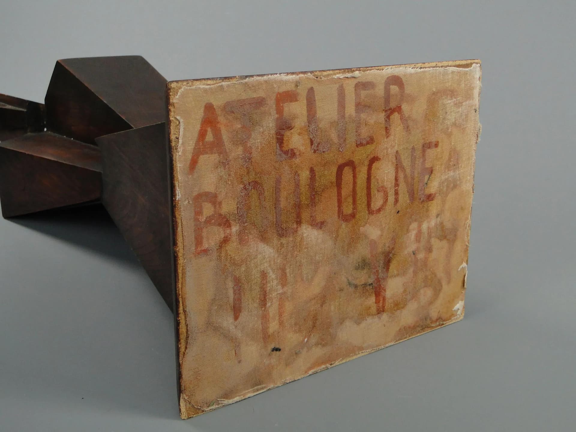 Rzeźba kubistyczna, brąz ciemny, drewno iglaste, Polska, lata 60. - 12568