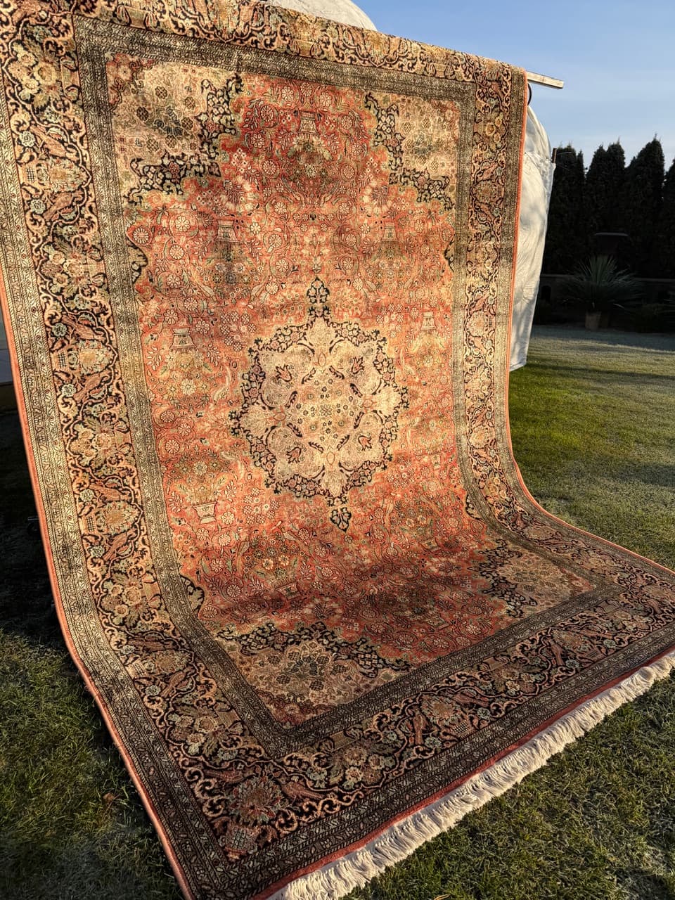 Rug Ghoum, 320x210 cm, silk, India - 183879