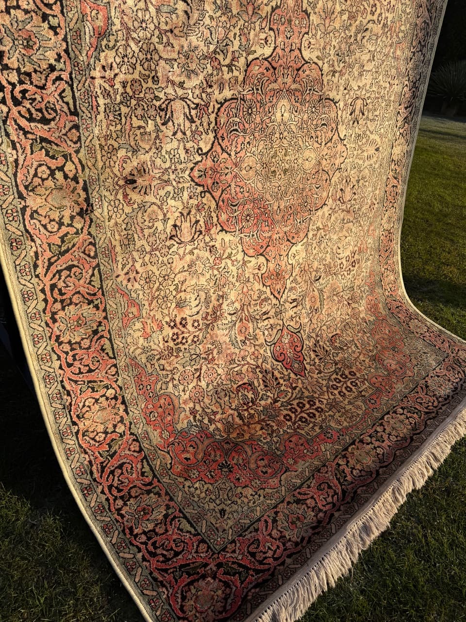 Rug Ghom/Qom 285x185 cm, beige silk, India, 1990s. - 183887