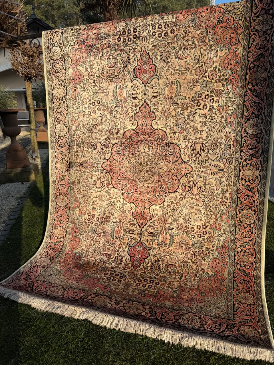 Rug Ghom/Qom 285x185 cm, beige silk, India, 1990s. - 183888