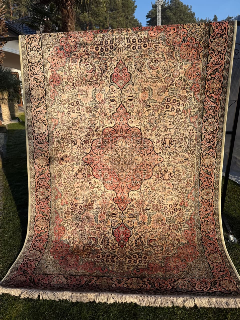 Rug Ghom/Qom 285x185 cm, beige silk, India, 1990s. - 183889