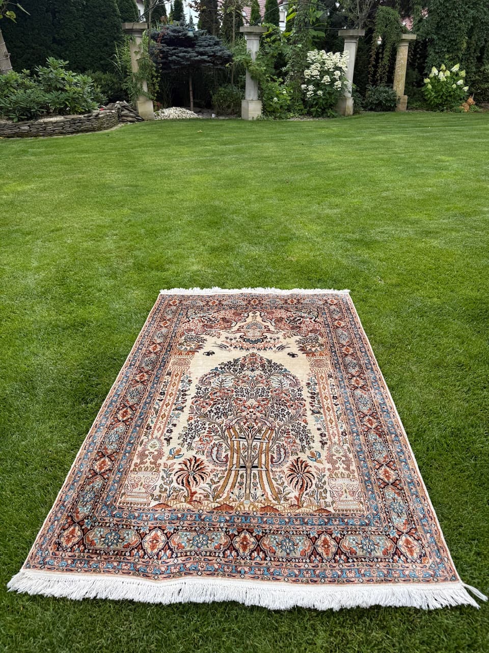 Carpet Ghoum, ivory white silk, India - 183926