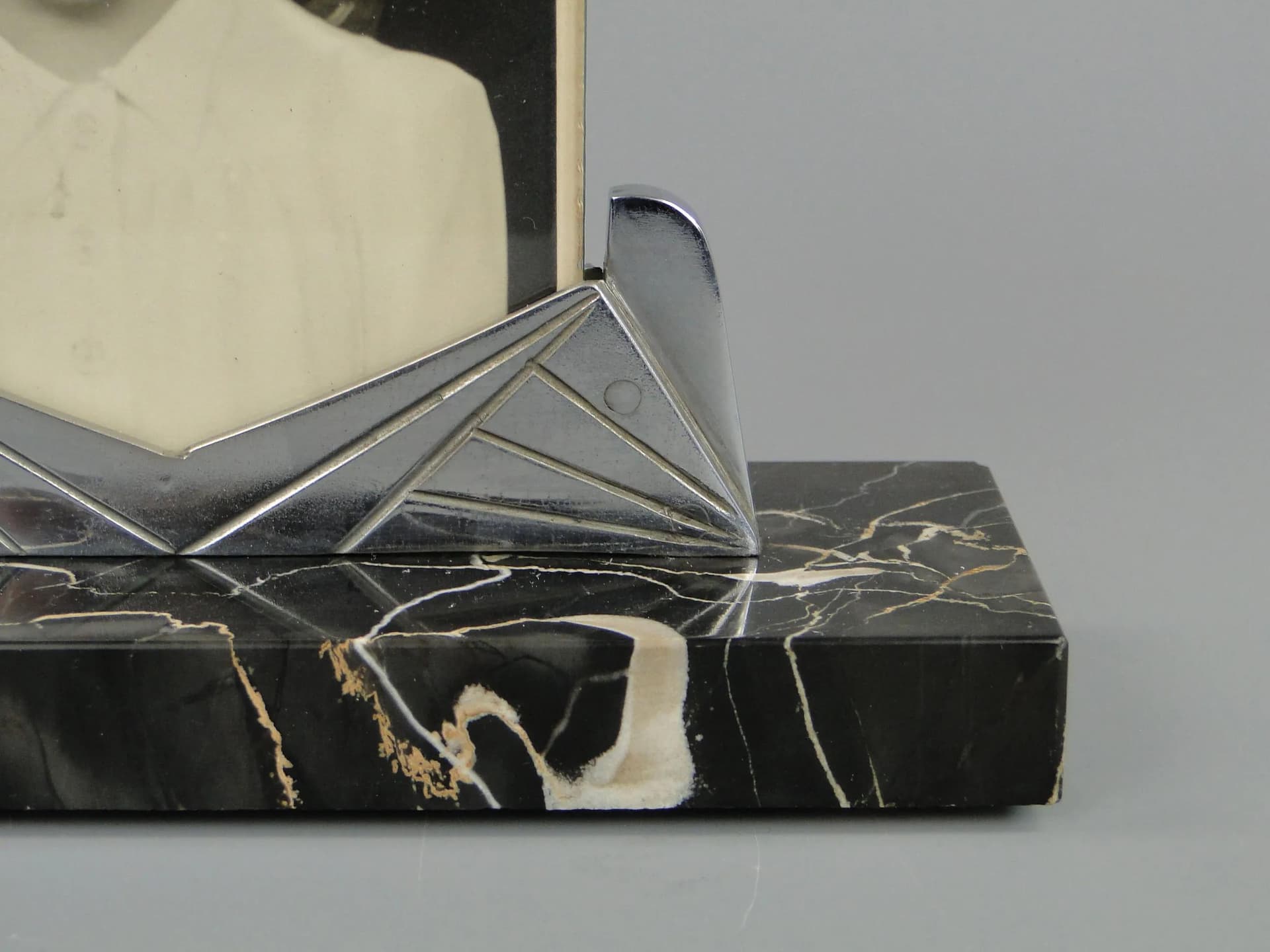 Photo frame, Art Deco, silver chromed brass, black marble, Poland, 1920s - 12785
