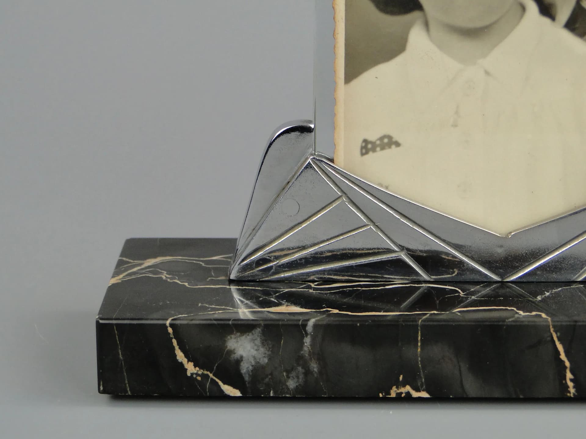 Photo frame, Art Deco, silver chromed brass, black marble, Poland, 1920s - 12784