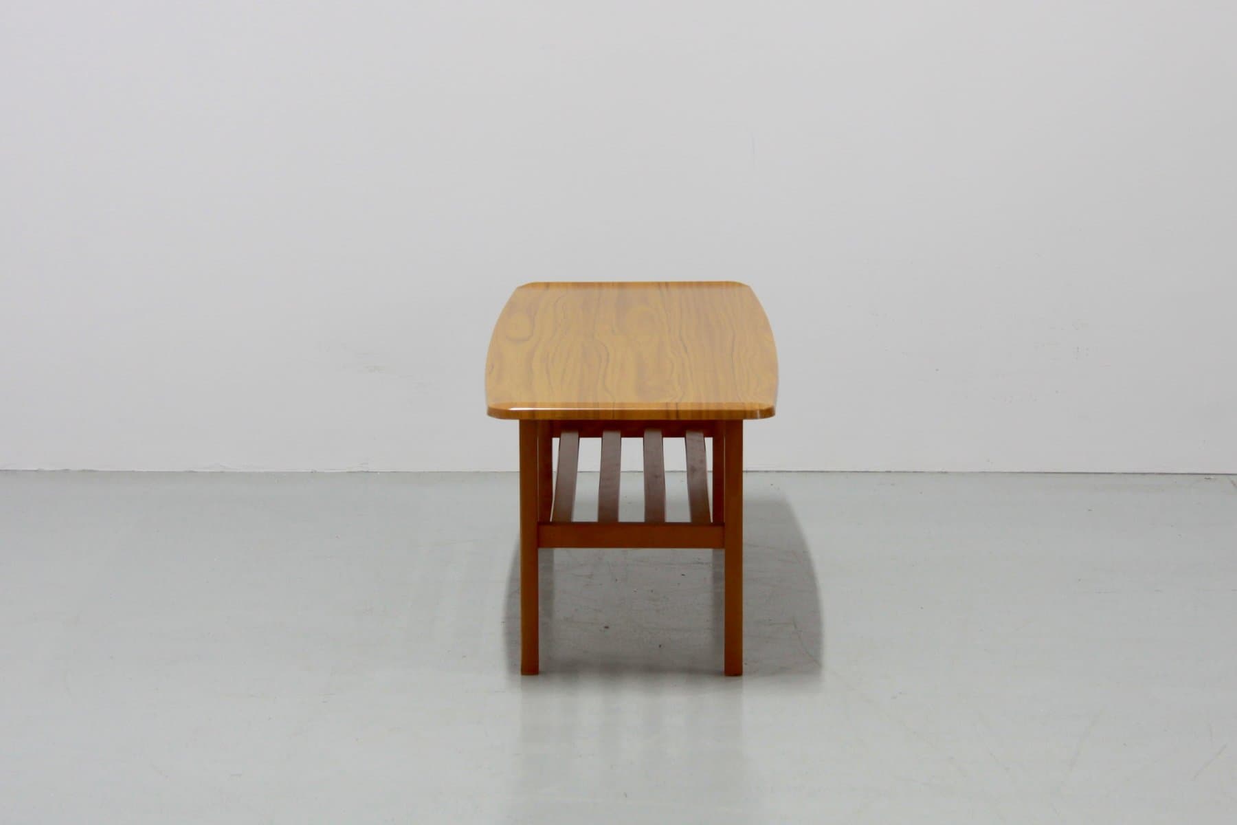 Stolik kawowy, beżowy, drewno, Formwood, lata 70. - 184620