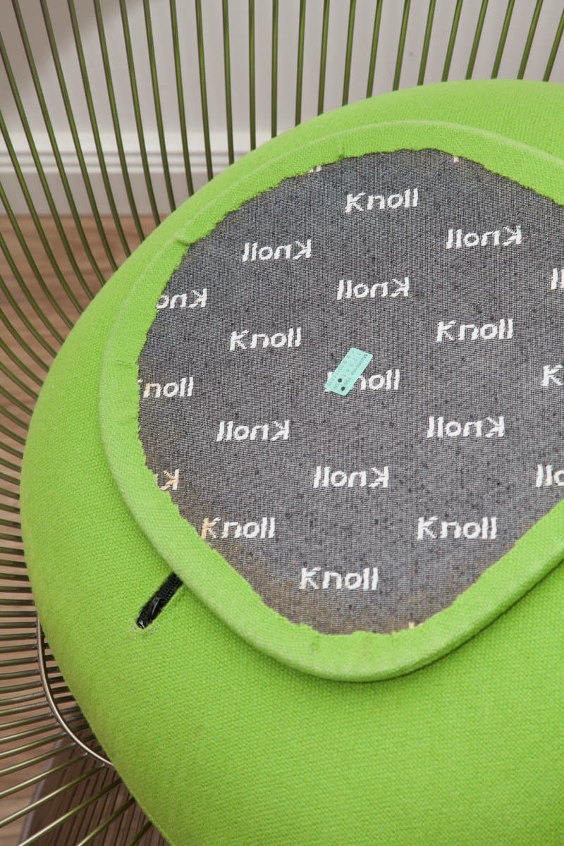 Zestaw 1725, dwa fotele i stolik kawowy, proj. W. Platner, Knoll, 1979 - 184565