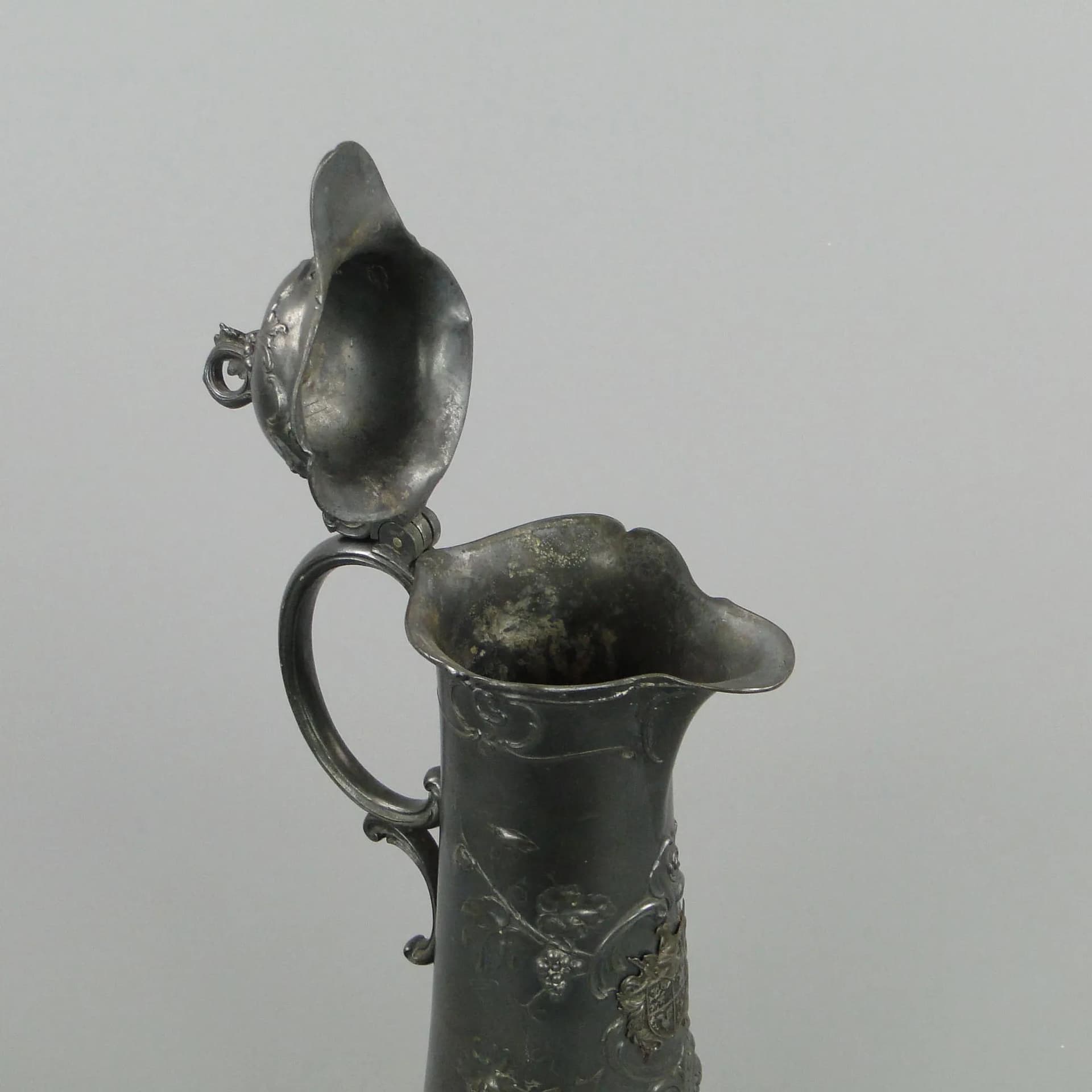 Dzban wino rococo, cyna platerowana szary, WMF, Niemcy, XIX w. - 12757