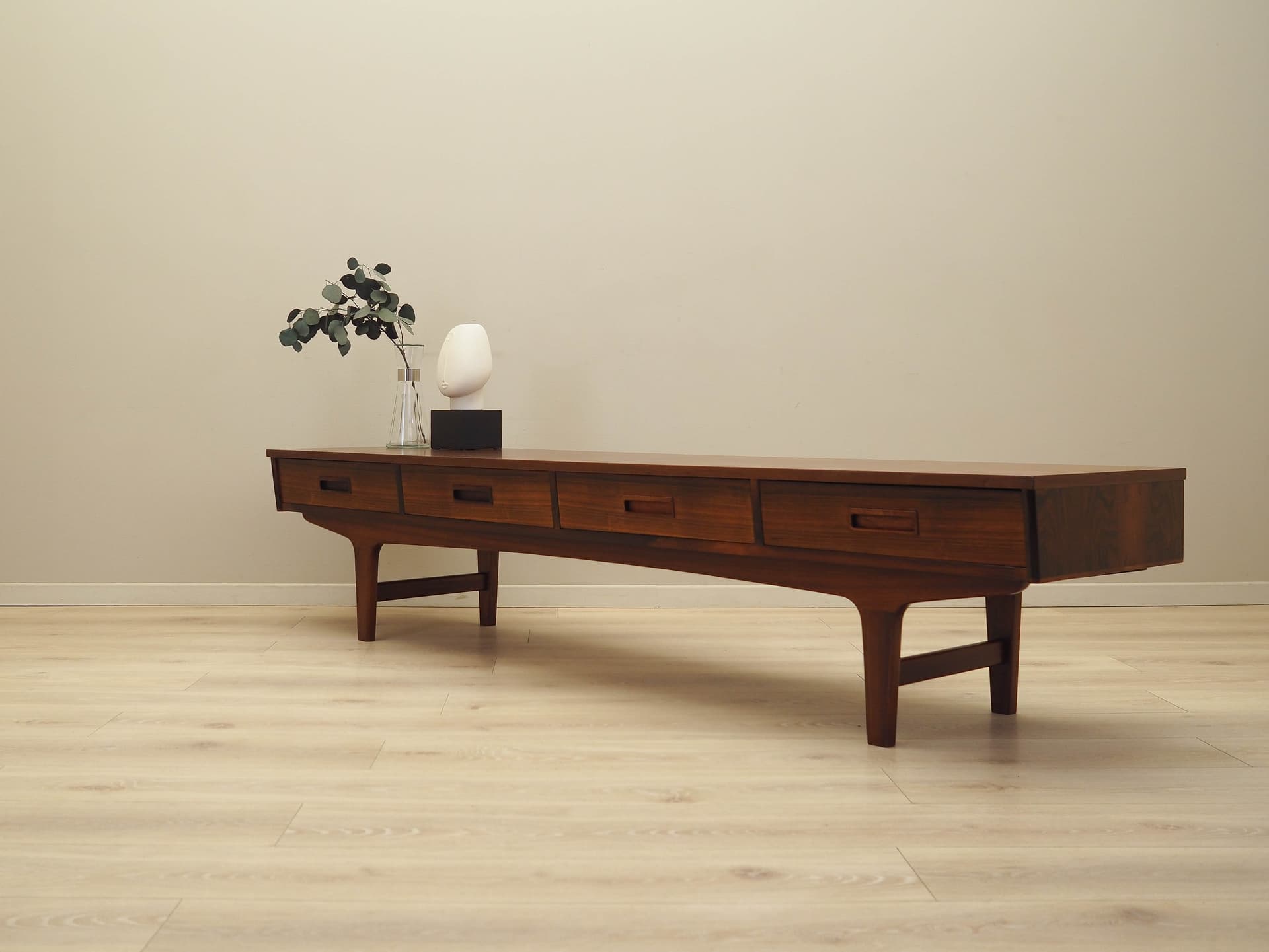 Lowboard, orzech brązowy ciemny, Dania, lata 70. - 184122