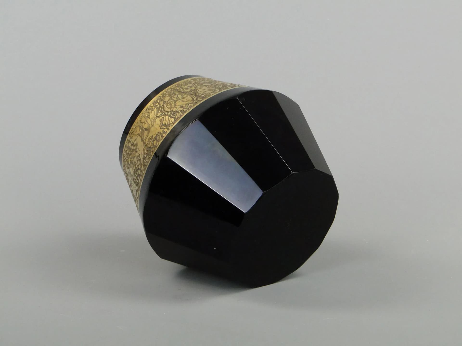 Wazon Art déco, fiolet szkło kryształowe, proj. J. Hoffmann, Czechy, lata 20. - 12887