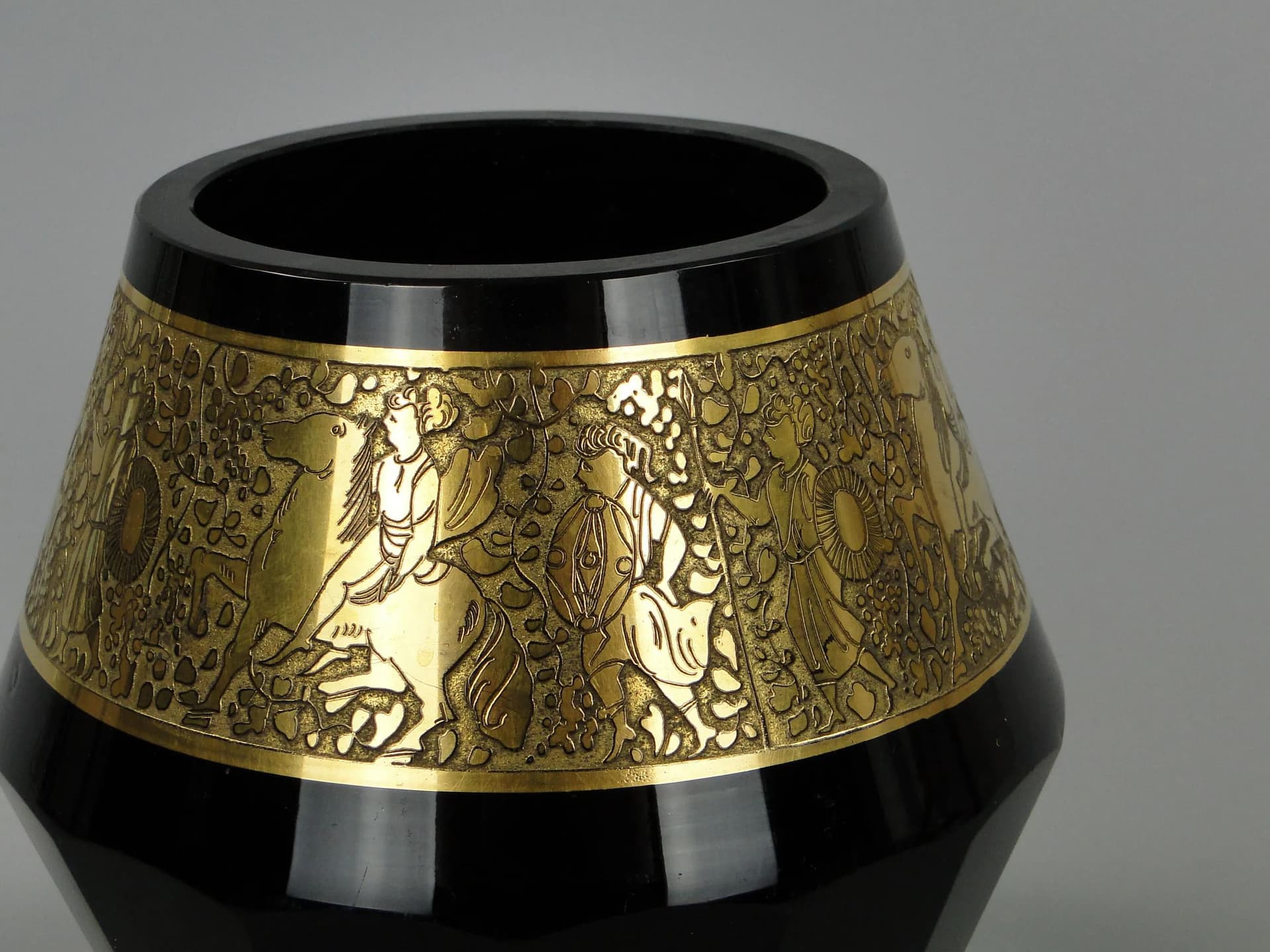 Wazon Art déco, fiolet szkło kryształowe, proj. J. Hoffmann, Czechy, lata 20. - 12883