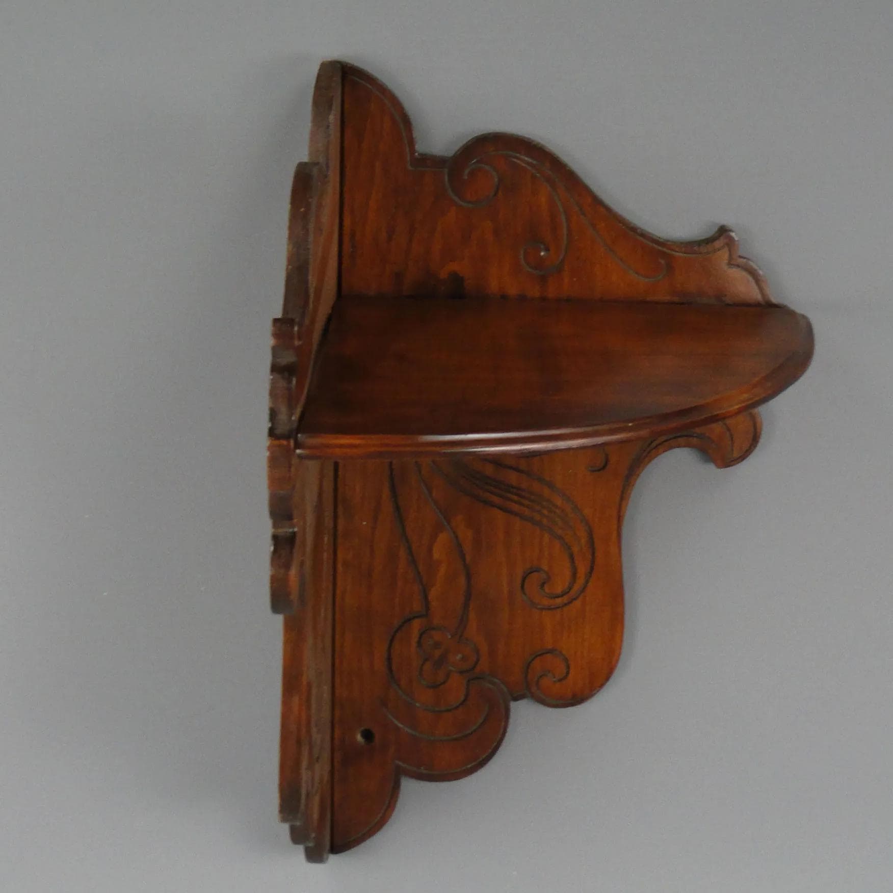 Półka narożna secesyjna, orzech brąz ciemny, Polska, lata 20. - 12873