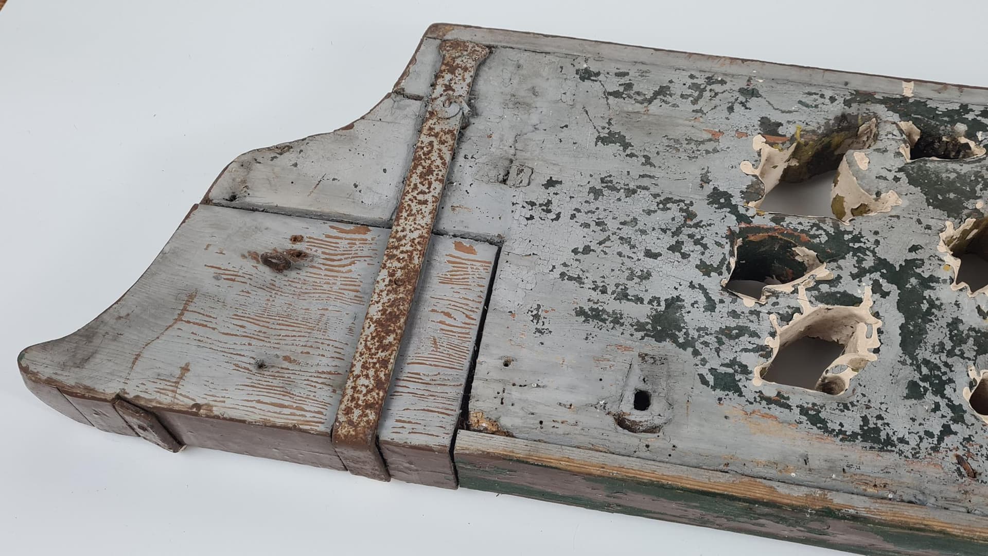 Antyczny drewniany naczółek z lwem – XVIII/XIX w. | element architektury wnętrz, 107 cm - 185296