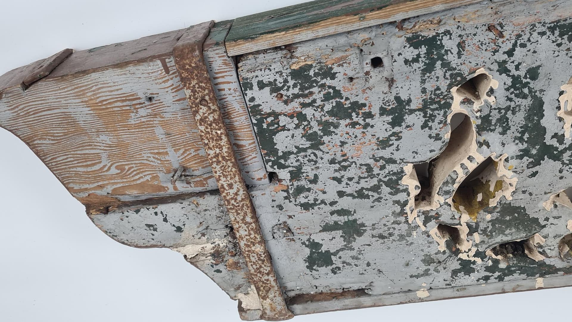 Antyczny drewniany naczółek z lwem – XVIII/XIX w. | element architektury wnętrz, 107 cm - 185295