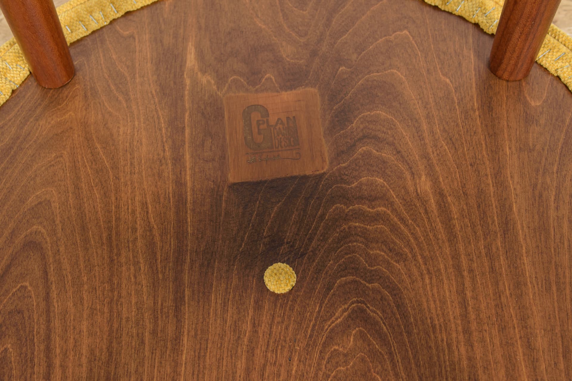 Stołek, tapicerka żółta, teak, proj. I. Kofod-Larsen, G-Plan, Wielka Brytania, lata 60. - 185382