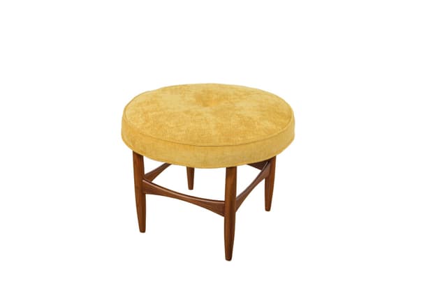 Stołek, tapicerka żółta, teak, proj. I. Kofod-Larsen, G-Plan, Wielka Brytania, lata 60. - WYMIARY