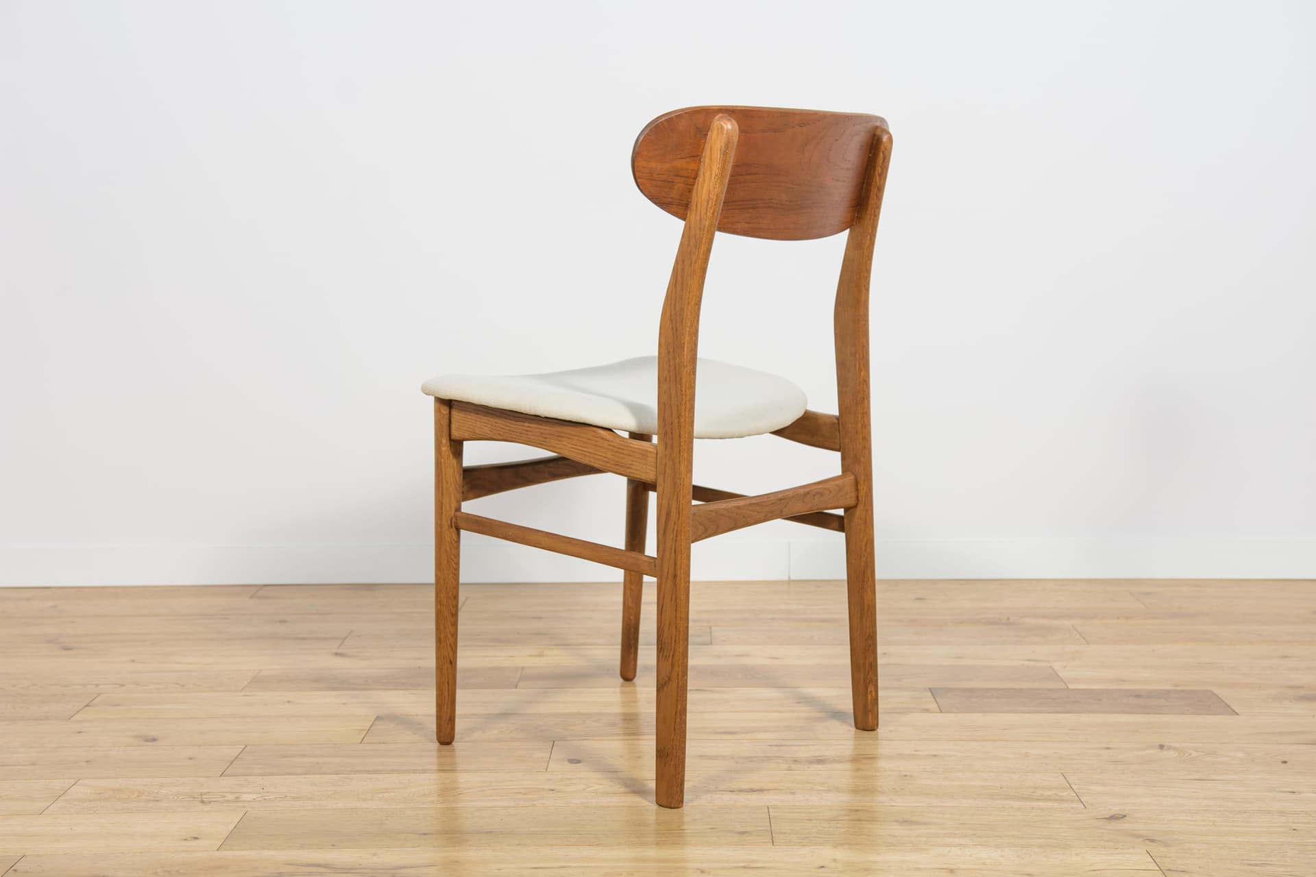 Set of four chairs, oak, cream, Denmark, 1960s. - 185652