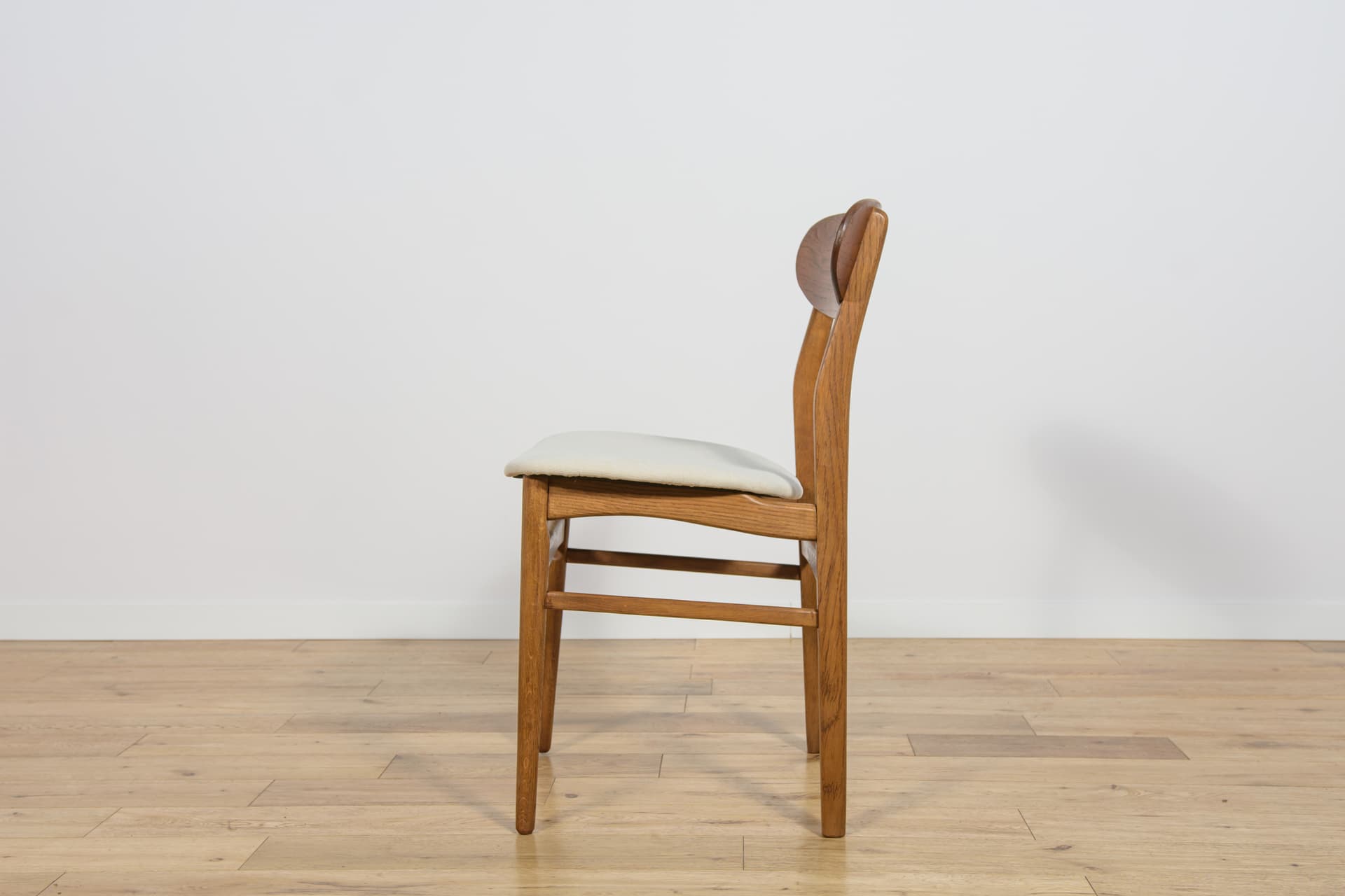 Set of four chairs, oak, cream, Denmark, 1960s. - 185650