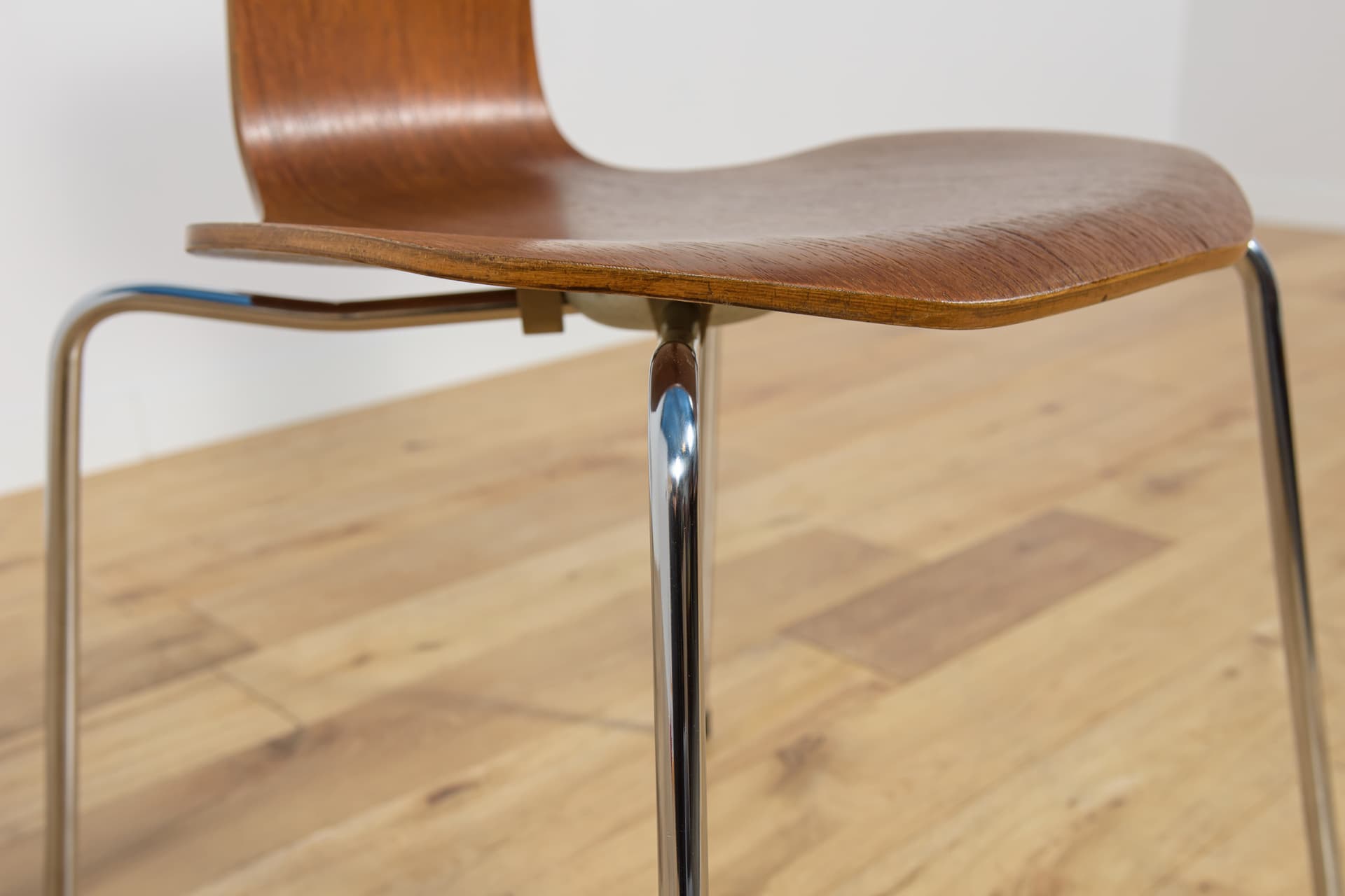 Komplet czterech krzeseł 3103, brązowy, proj. A. Jacobsen, Fritz Hansen, Dania, lata 70. - 185685