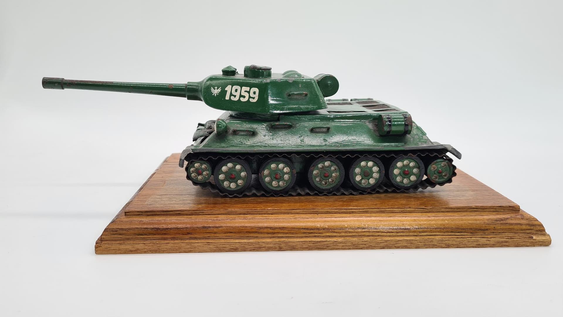 Vintage metalowy model czołgu – w całości z metalu | na drewnianej podstawie | PRL / Europa Wschodnia - 185797