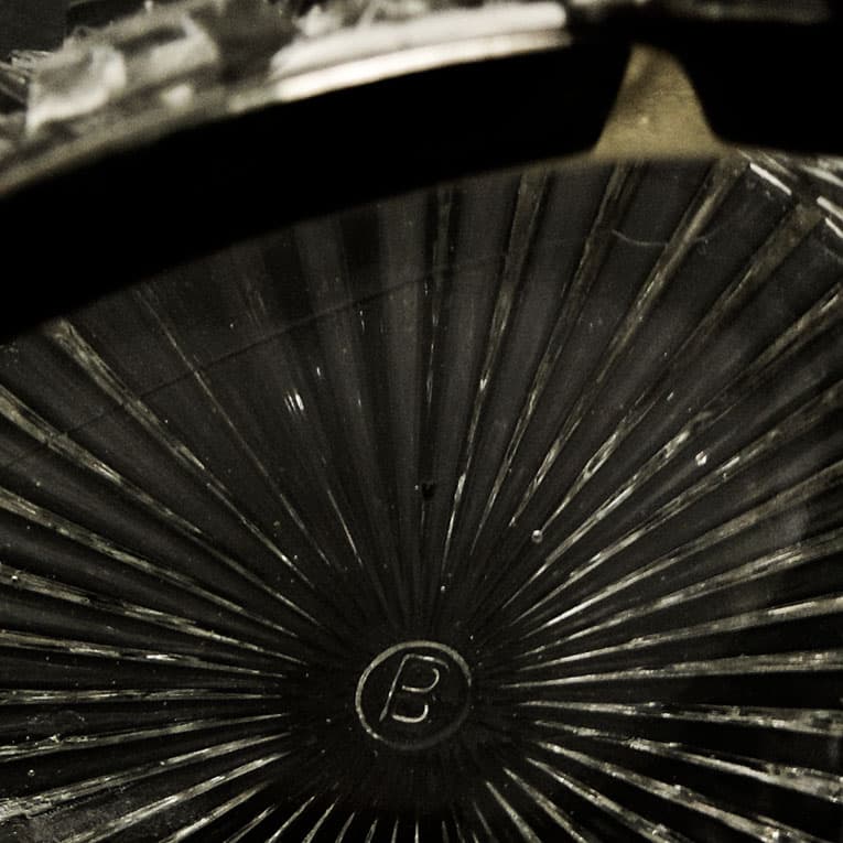 Bonbonniere, Viennese Art Nouveau, pressed glass, Belgium, 1930s. - 186012