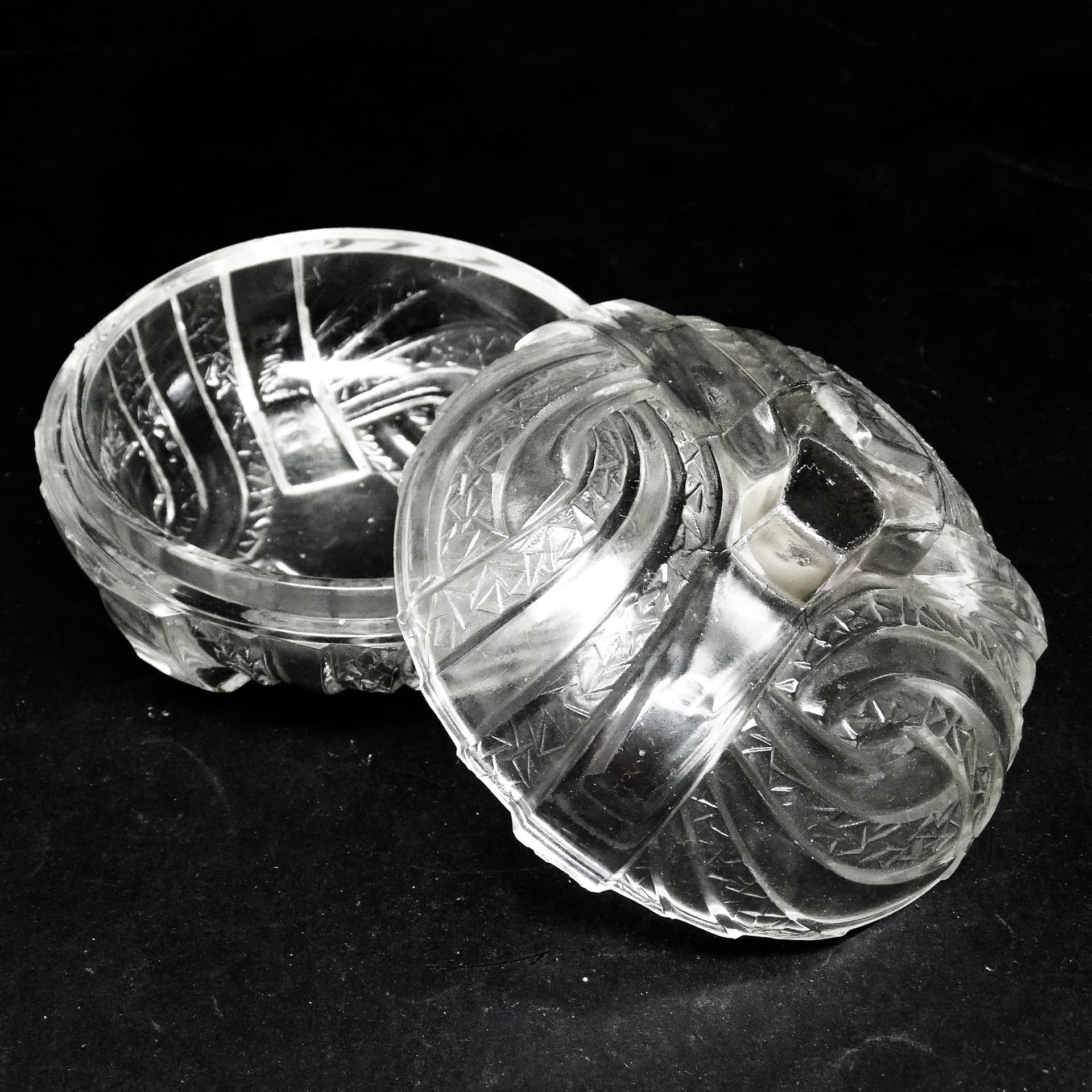 Art Deco bonbonniere, pressed glass, Hortensja Glassworks, Poland, 1950s. - 186067