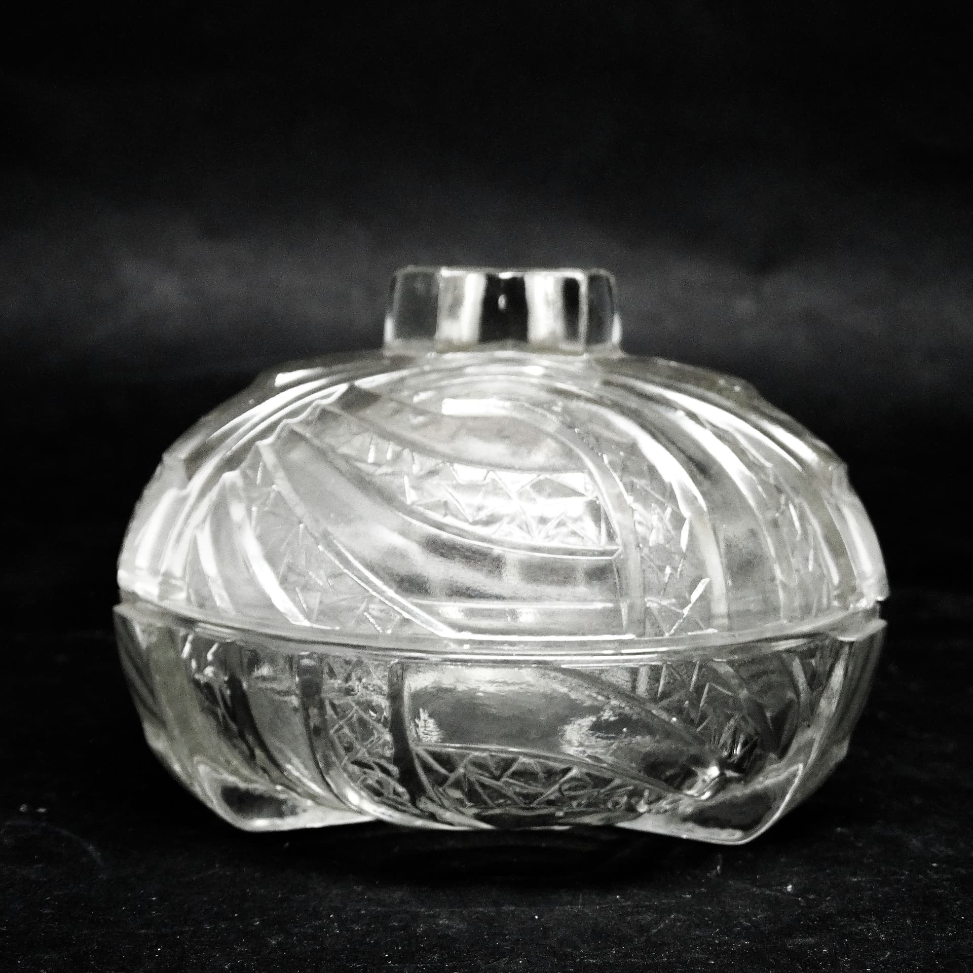 Art Deco bonbonniere, pressed glass, Hortensja Glassworks, Poland, 1950s. - 186066