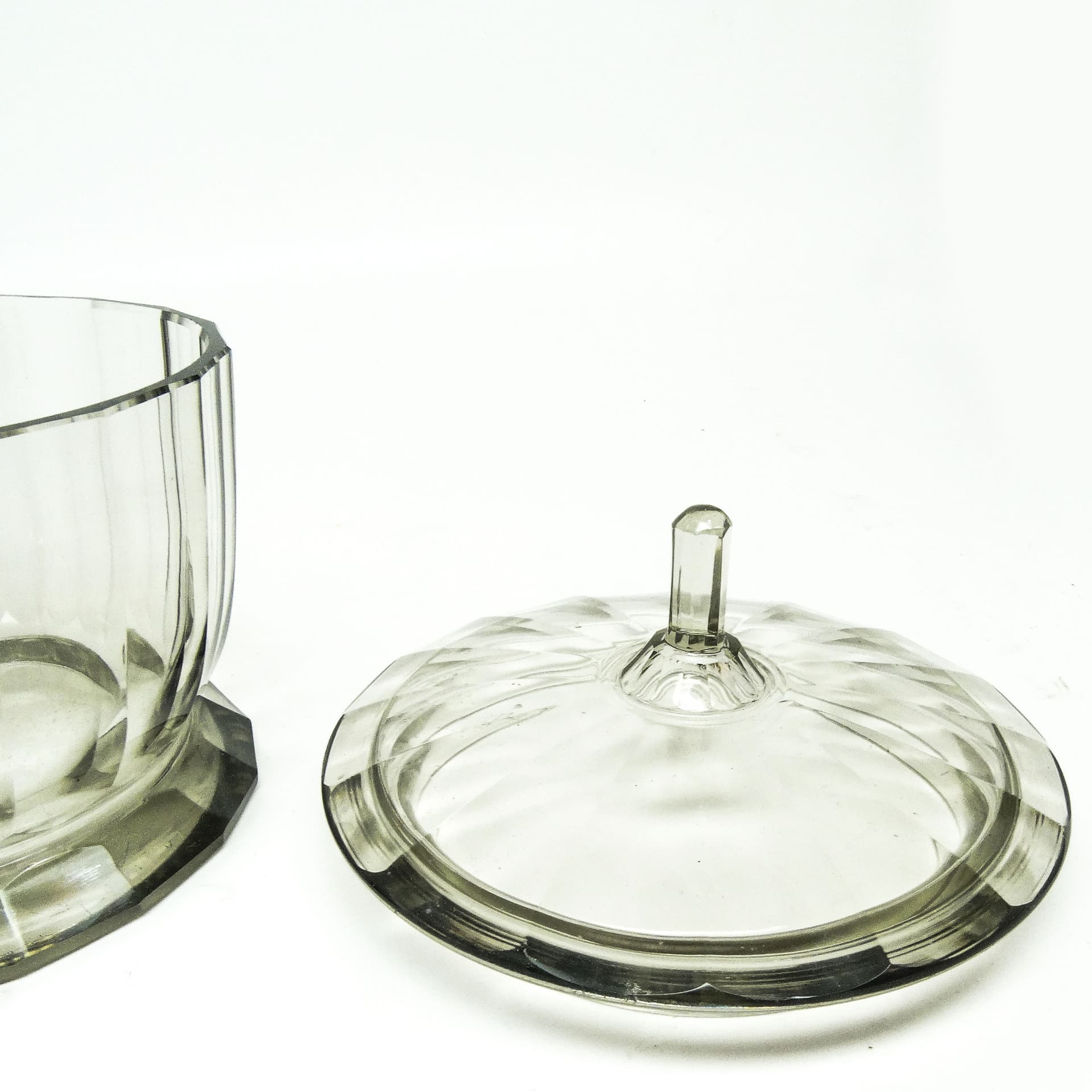 Art Deco bonbonniere, olive crystal, Bohemia, Czech Republic, 1930s. - 186084