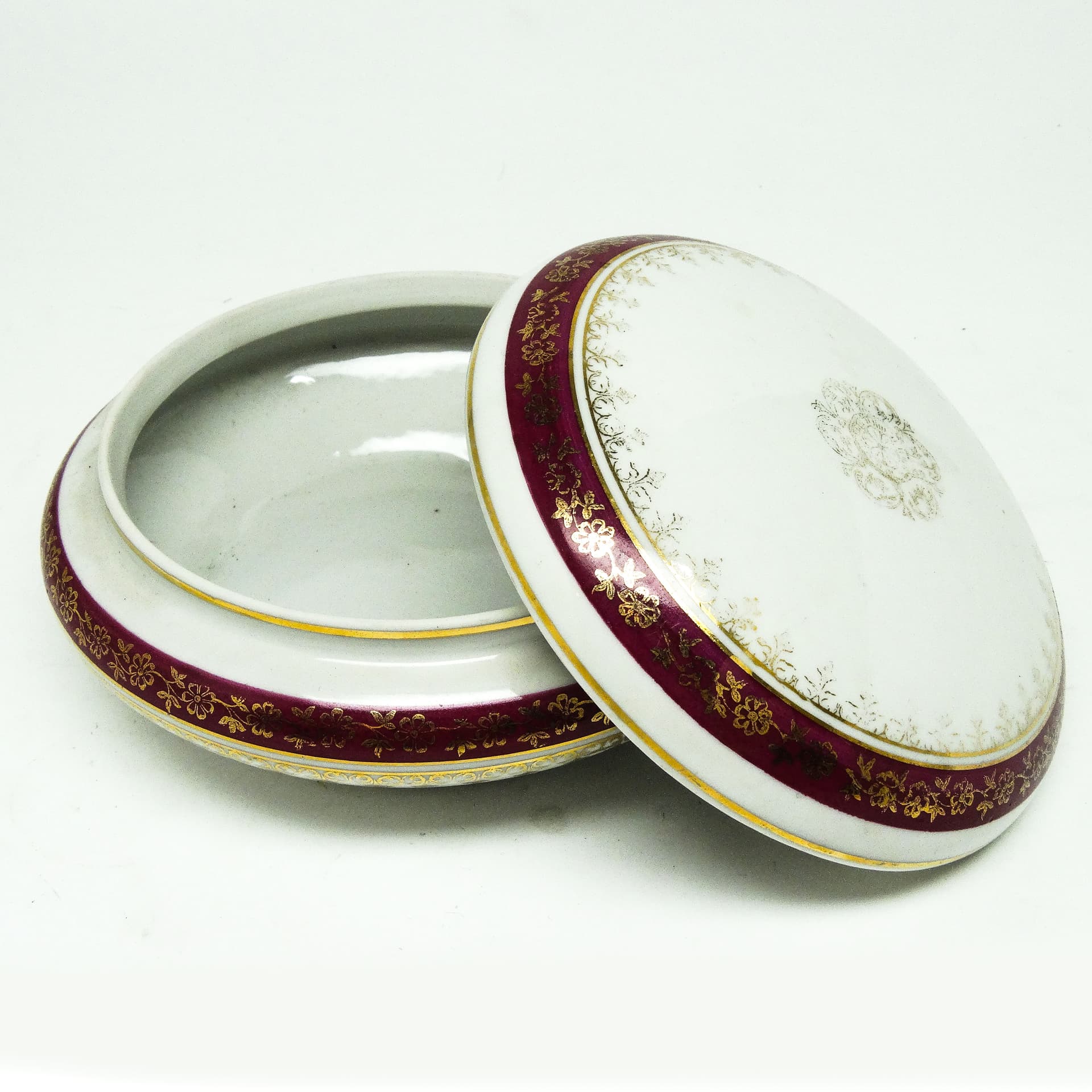 Art Nouveau bonbonniere, ivory ceramic, Ćmielów, Poland, early 20th c. - 186101