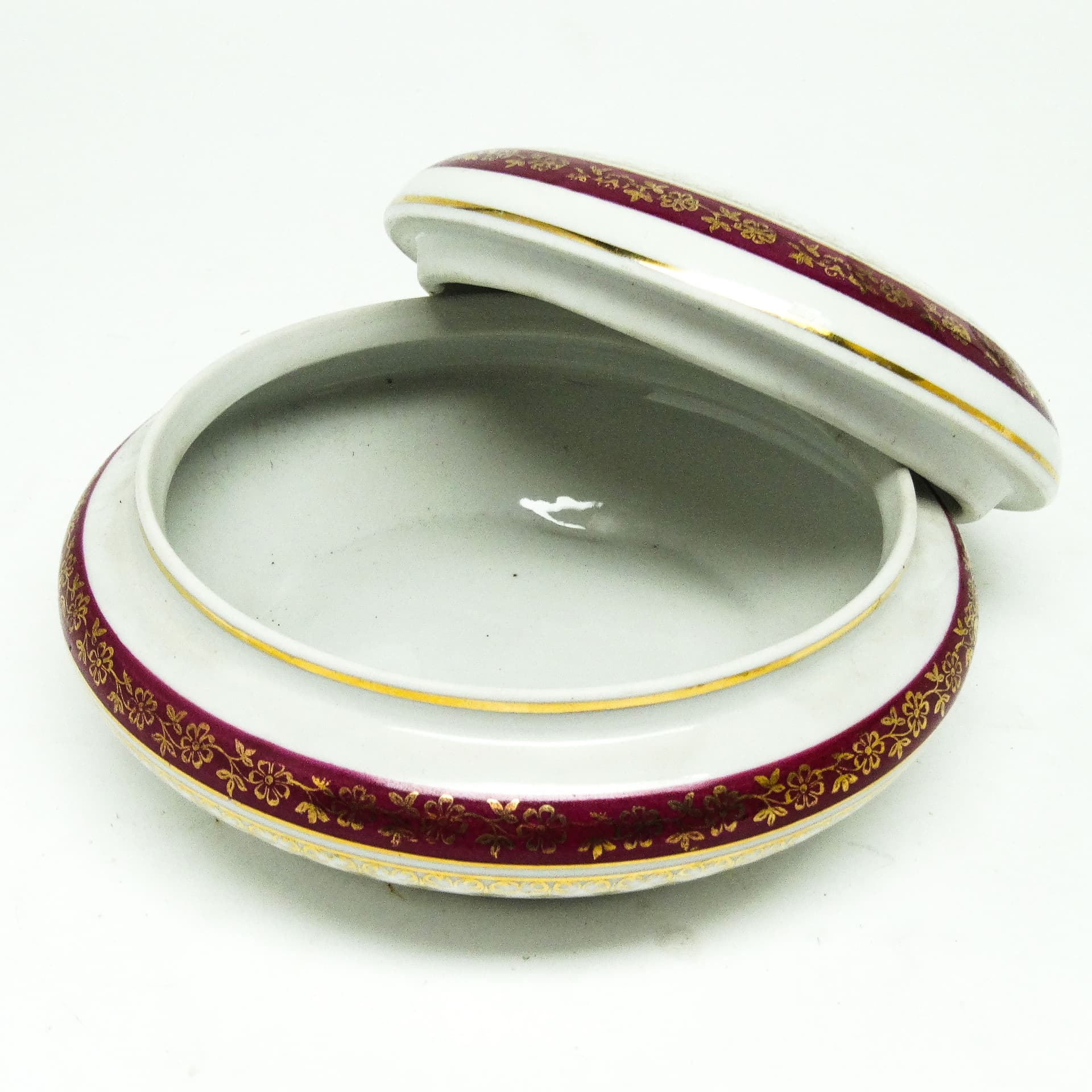 Art Nouveau bonbonniere, ivory ceramic, Ćmielów, Poland, early 20th c. - 186100